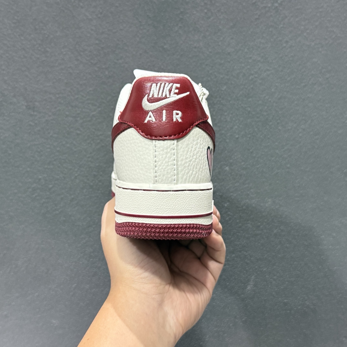 Nike Air Force 1'07 Low 情人节限定 白韵红缘 空军一号低帮休闲板鞋 NH0601-539 Nike Air Force 1'07 Low 情人节限定 白韵红缘 空军一号低帮休闲板鞋 NH0601-539