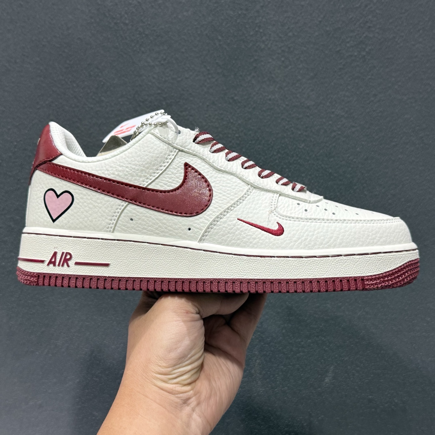 Nike Air Force 1’07 Low 情人节限定 白韵红缘 空军一号低帮休闲板鞋 NH0601-539 Nike Air Force 1’07 Low 情人节限定 白韵红缘 空军一号低帮休闲板鞋 NH0601-539