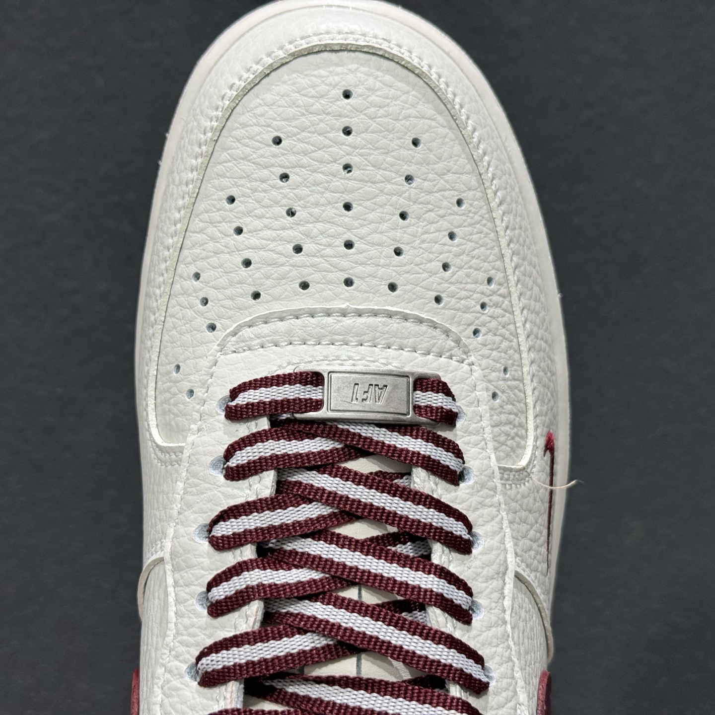 Nike Air Force 1'07 Low 情人节限定 白韵红缘 空军一号低帮休闲板鞋 NH0601-539 Nike Air Force 1'07 Low 情人节限定 白韵红缘 空军一号低帮休闲板鞋 NH0601-539