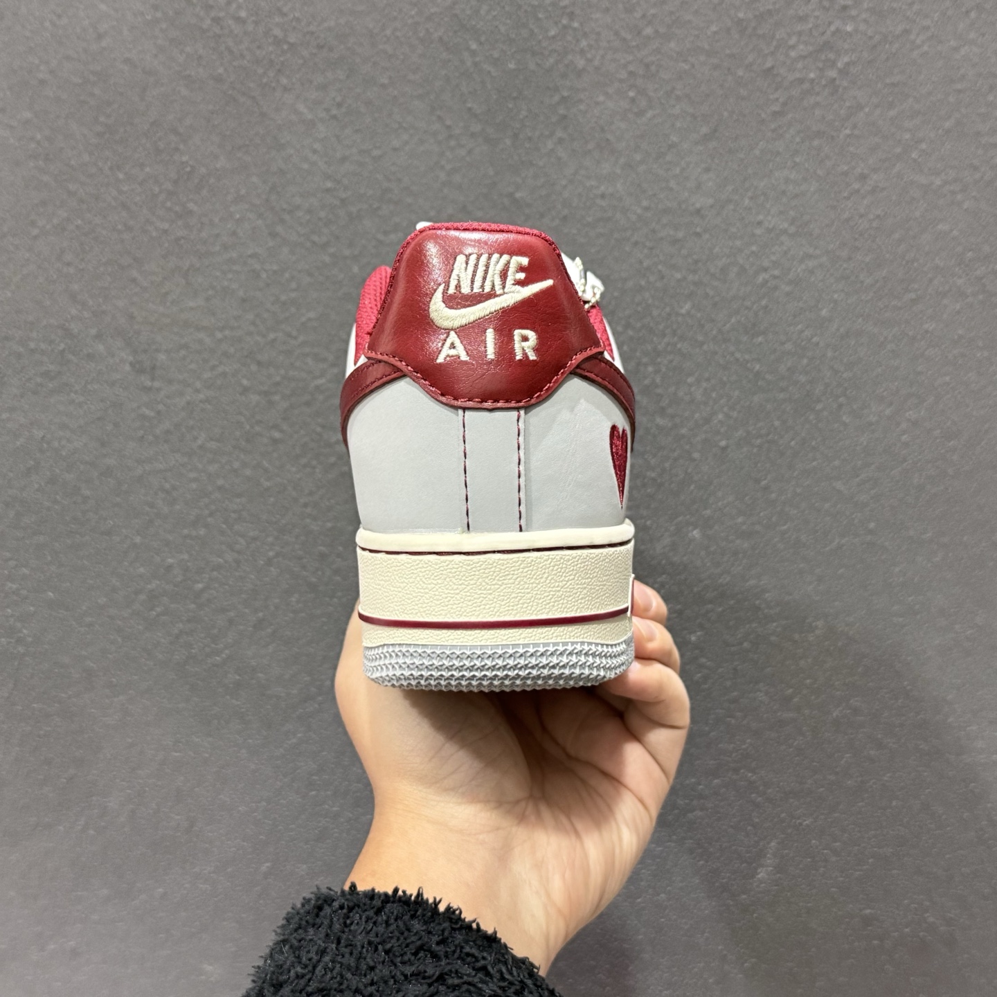Nike Air Force 1'07 Low 情人节限定 烟灰赤痕 空军一号低帮休闲板鞋 NH0601-540-Top High Quatity Cheap Sneakers Fashion Clothing Clothes Bags handbags Shoes of all Brand wholesale With The best Quality And Beautiful Price from China Factory Chinese suppliers wholesaler seller Nike Air Force 1'07 Low 情人节限定 烟灰赤痕 空军一号低帮休闲板鞋 NH0601-540
