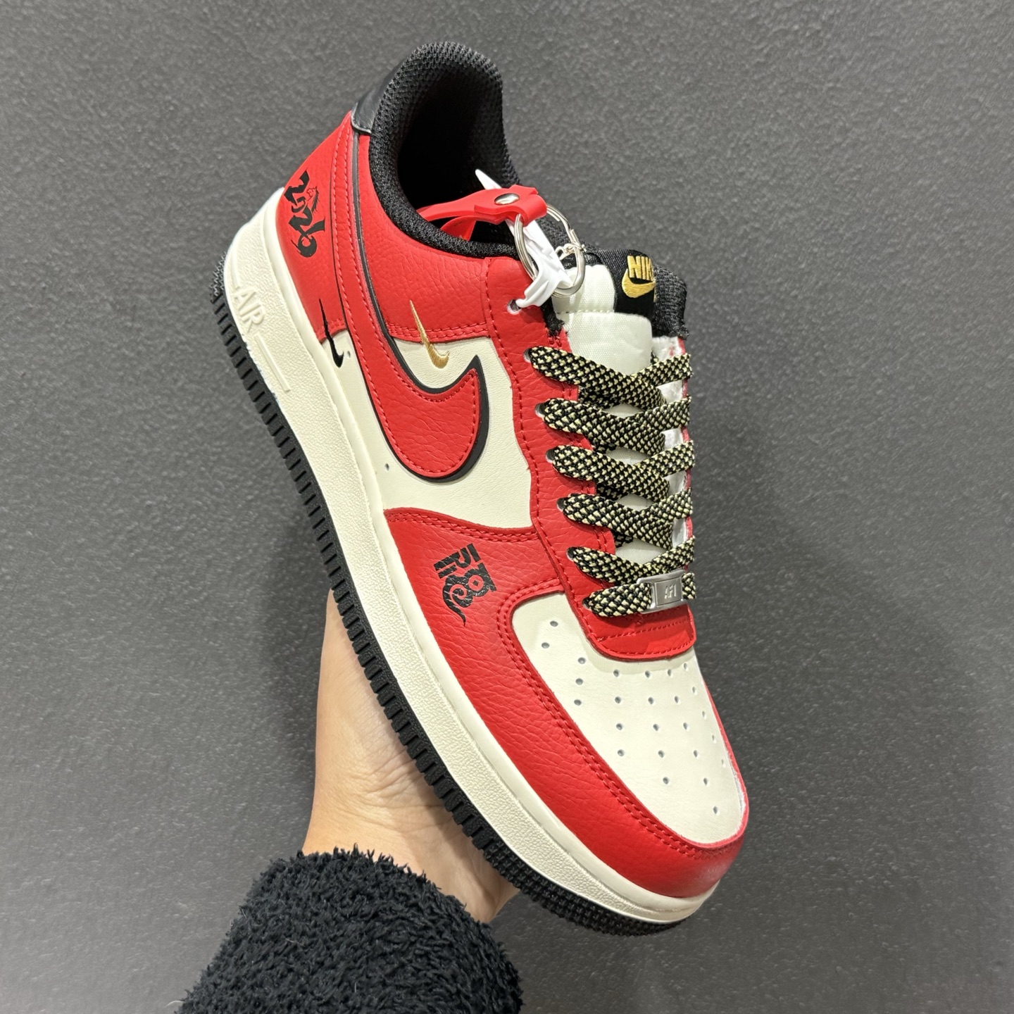Nike Air Force 1'07 Low 马年限定 空军一号低帮休闲板鞋 QW5288-123 Nike Air Force 1'07 Low 马年限定 空军一号低帮休闲板鞋 QW5288-123