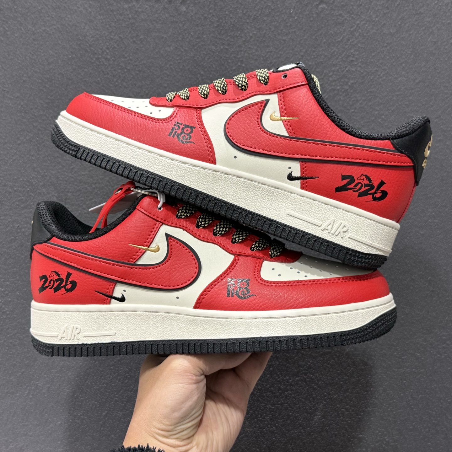 Nike Air Force 1'07 Low 马年限定 空军一号低帮休闲板鞋 QW5288-123 Nike Air Force 1'07 Low 马年限定 空军一号低帮休闲板鞋 QW5288-123