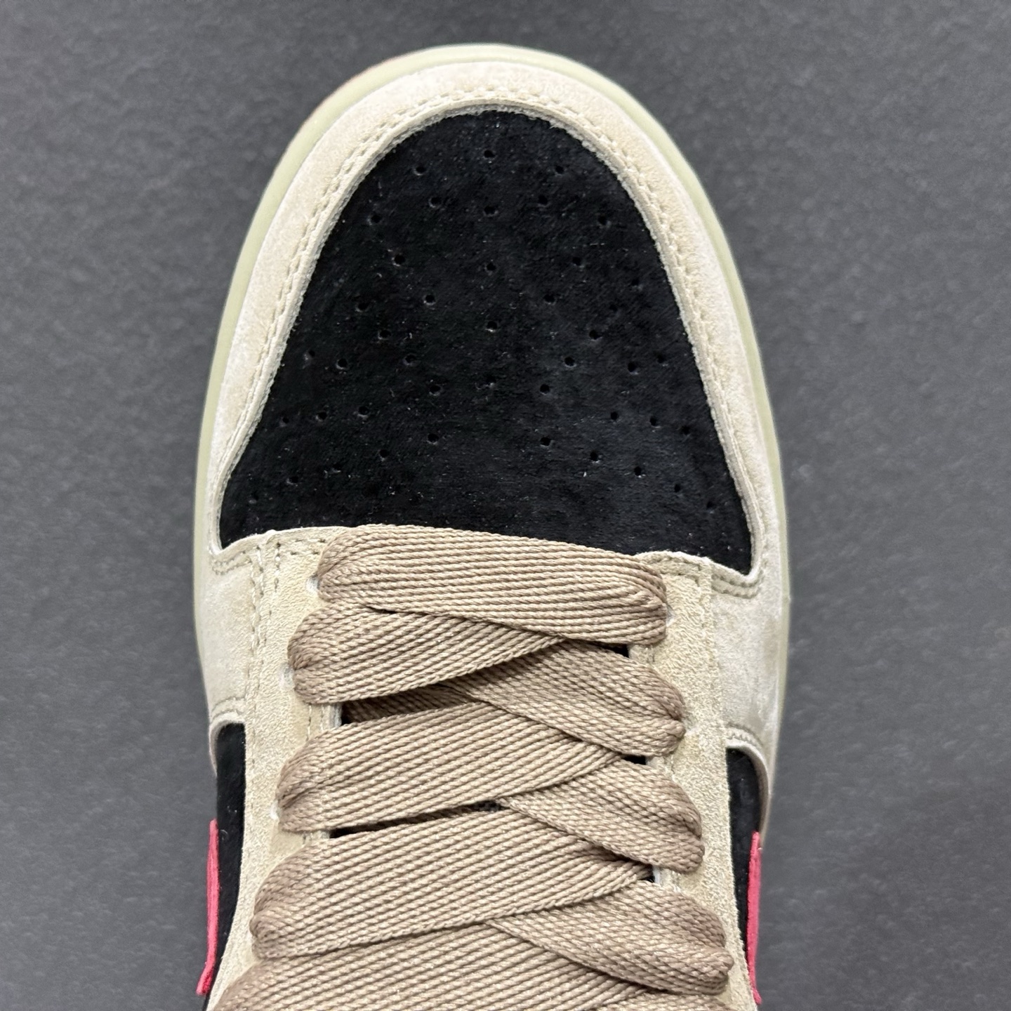 Nike SB Dunk Low 卡其黑红勾 低帮休闲板鞋 HJ0367-200-Top High Quatity Cheap Sneakers Fashion Clothing Clothes Bags handbags Shoes of all Brand wholesale With The best Quality And Beautiful Price from China Factory Chinese suppliers wholesaler seller Nike SB Dunk Low 卡其黑红勾 低帮休闲板鞋 HJ0367-200
