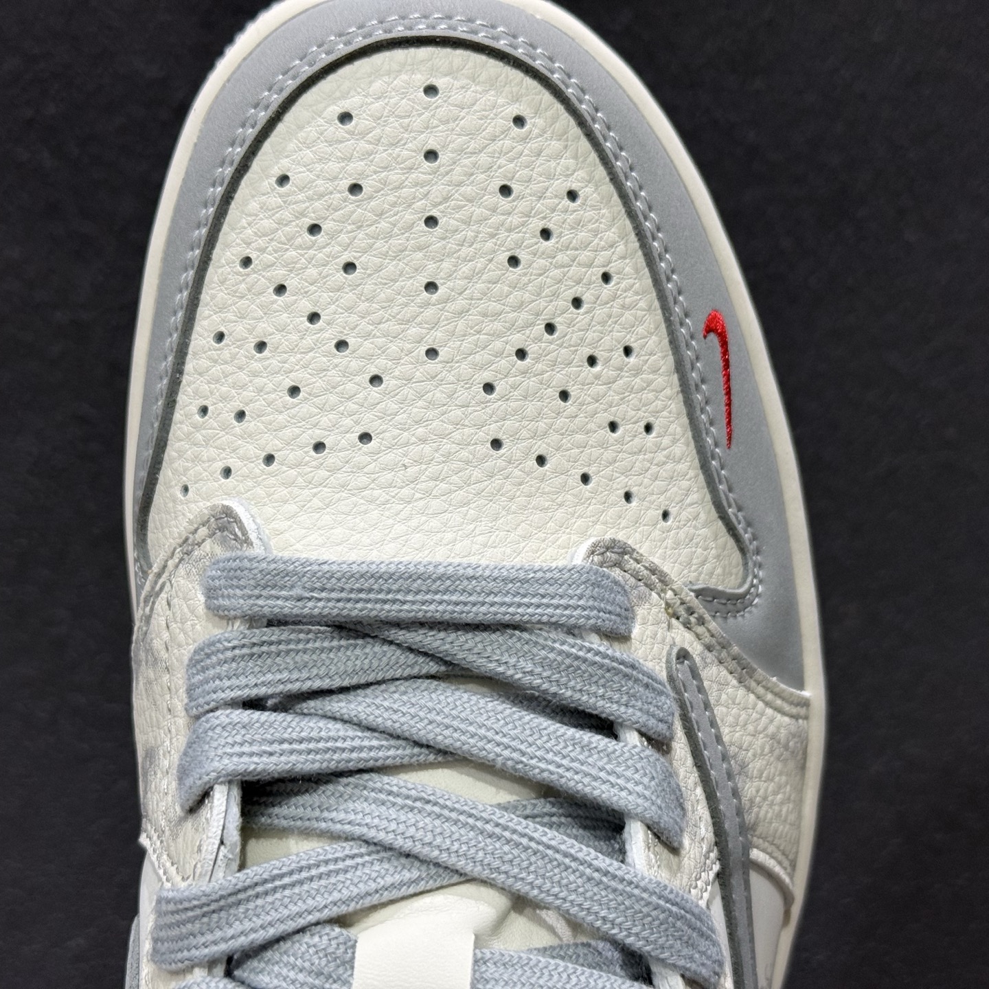 Air Jordan 1 Low x Travis Scott 2026 丙午马年联名限定款 XT6998-115