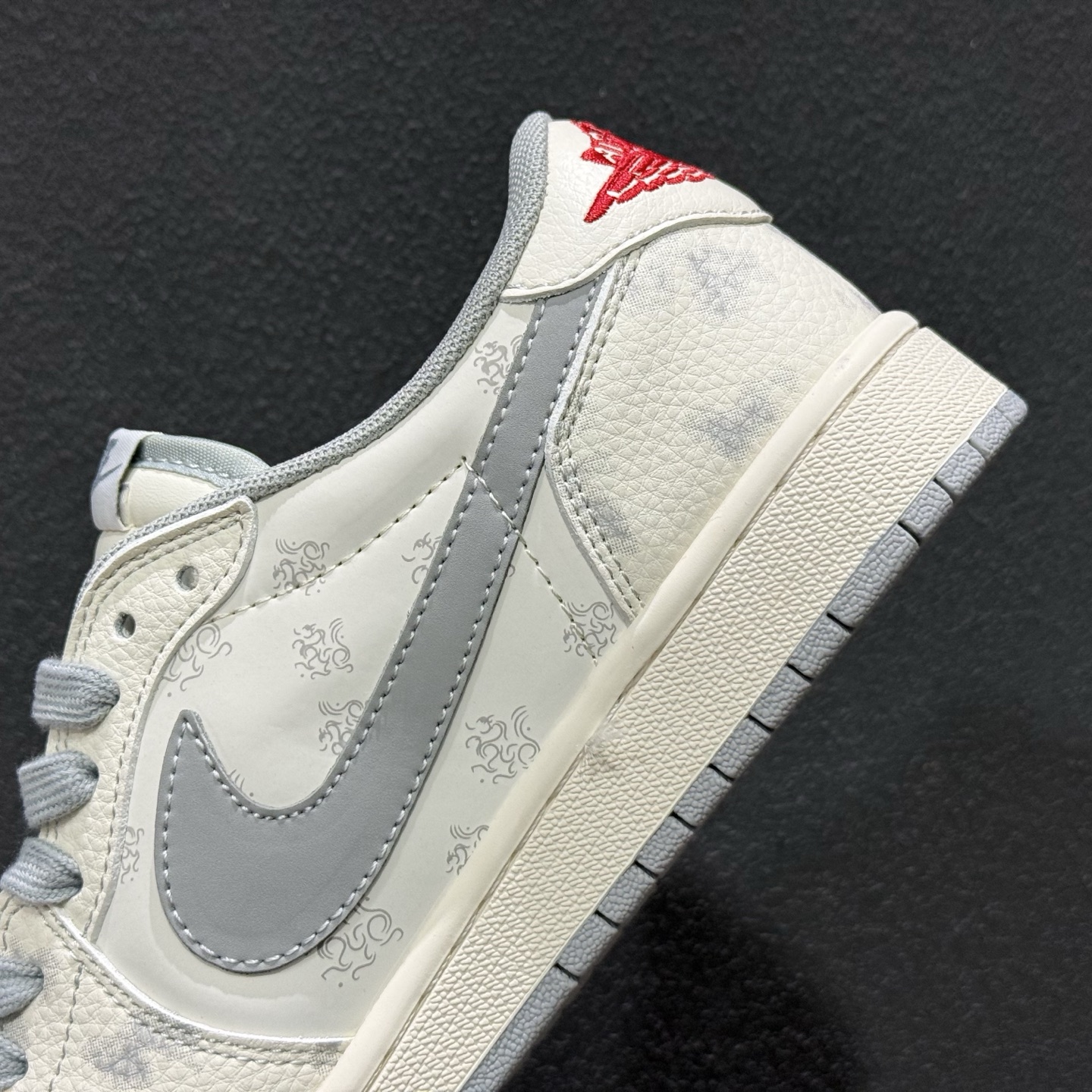 Air Jordan 1 Low x Travis Scott 2026 丙午马年联名限定款 XT6998-115