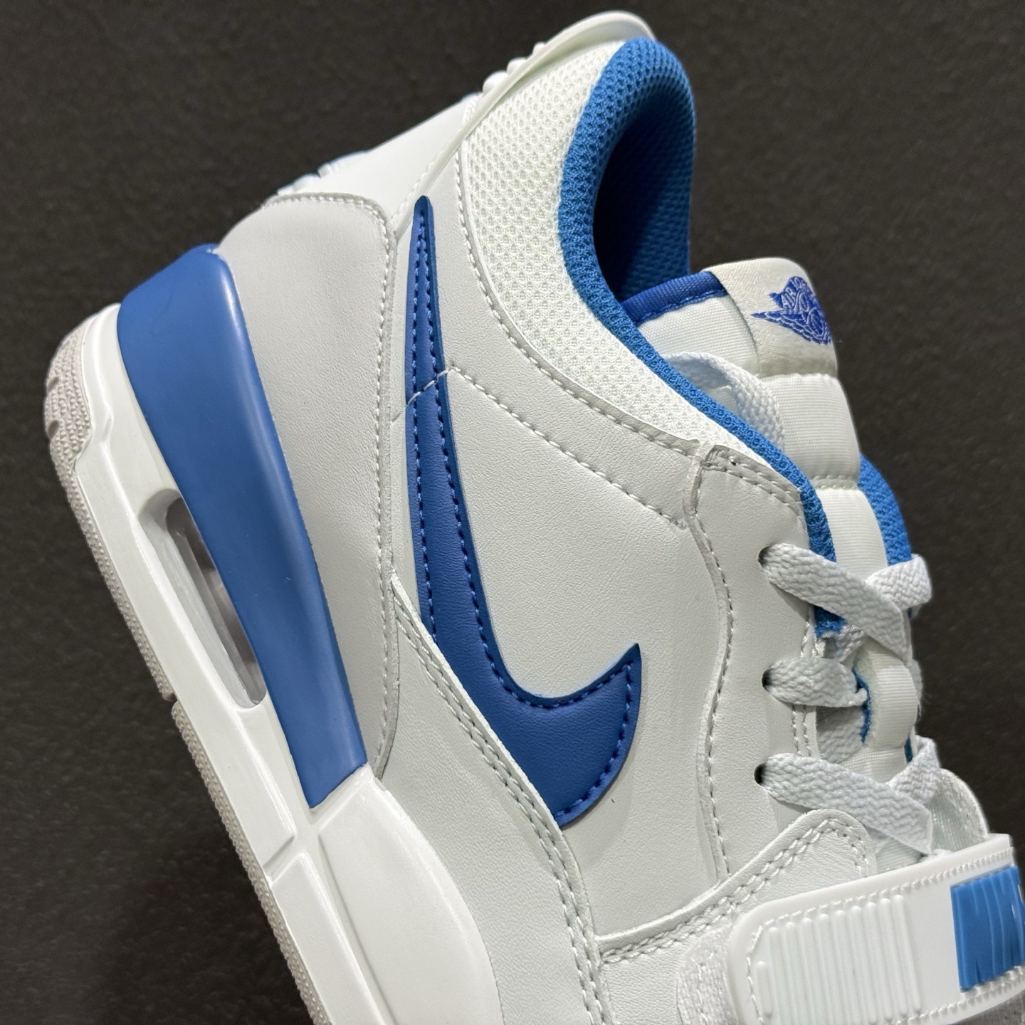 Air Jordan Legacy AJ312 Low 低帮复古篮球鞋 蓝白 HJ3480-140-Top High Quatity Cheap Sneakers Fashion Clothing Clothes Bags handbags Shoes of all Brand wholesale With The best Quality And Beautiful Price from China Factory Chinese suppliers wholesaler seller Air Jordan Legacy AJ312 Low 低帮复古篮球鞋 蓝白 HJ3480-140