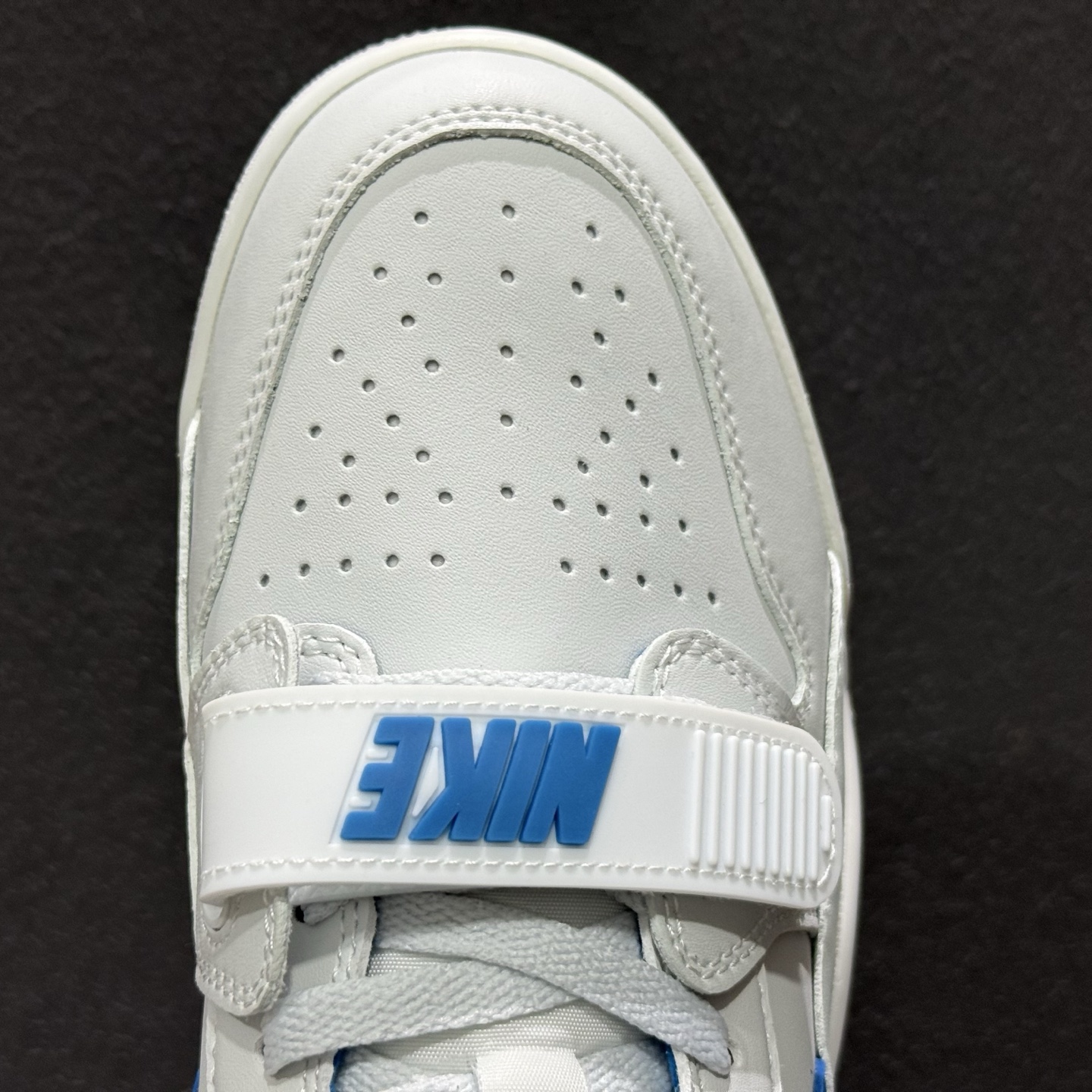 Air Jordan Legacy AJ312 Low 低帮复古篮球鞋 蓝白 HJ3480-140-Top High Quatity Cheap Sneakers Fashion Clothing Clothes Bags handbags Shoes of all Brand wholesale With The best Quality And Beautiful Price from China Factory Chinese suppliers wholesaler seller Air Jordan Legacy AJ312 Low 低帮复古篮球鞋 蓝白 HJ3480-140