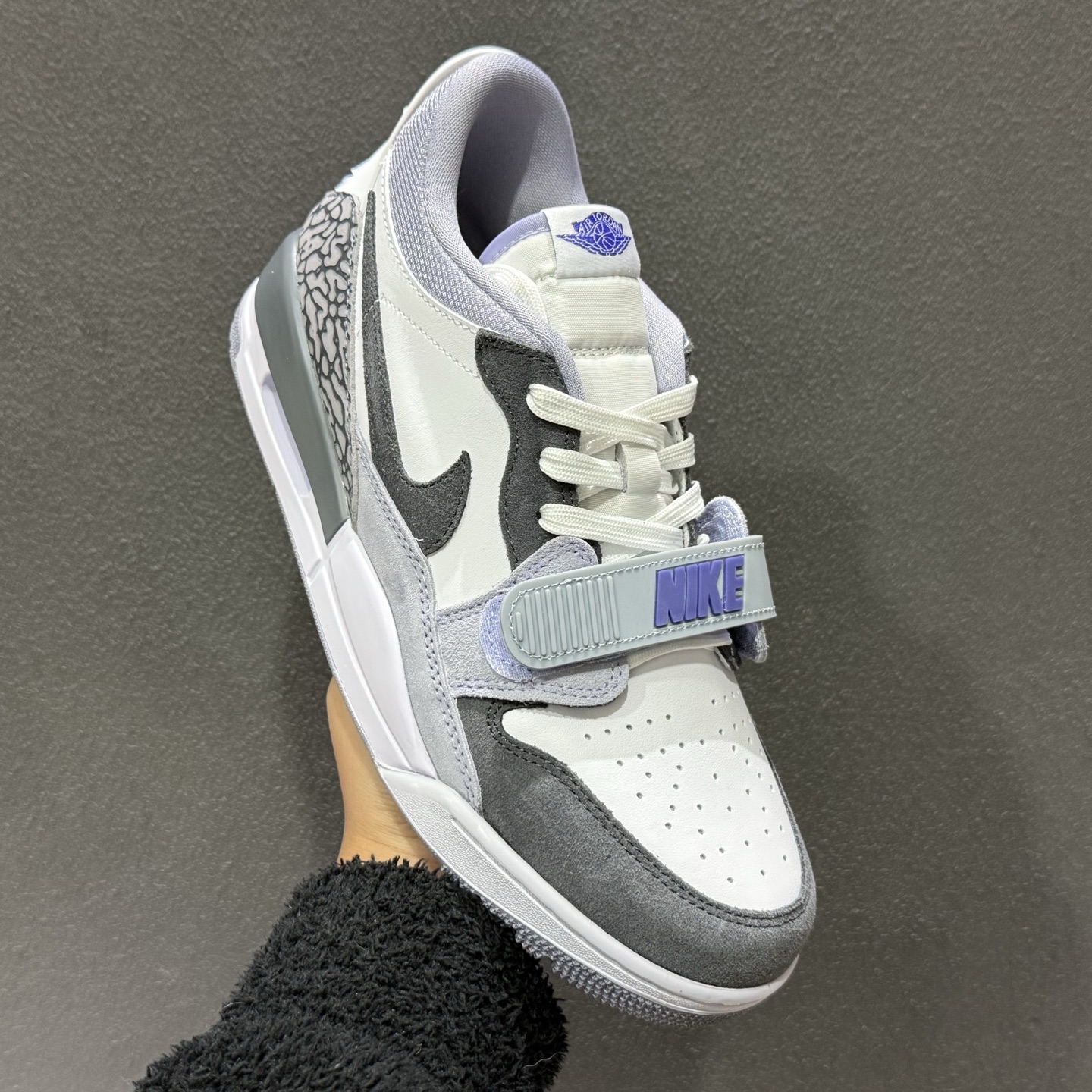 Air Jordan Legacy AJ312 复古篮球鞋 CD7069-108-Top High Quatity Cheap Sneakers Fashion Clothing Clothes Bags handbags Shoes of all Brand wholesale With The best Quality And Beautiful Price from China Factory Chinese suppliers wholesaler seller Air Jordan Legacy AJ312 复古篮球鞋 CD7069-108