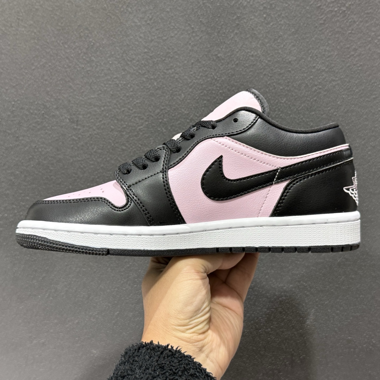 Air Jordan 1 Low AJ1 乔1黑粉 低帮文化休闲板鞋 IO3394-663 Air Jordan 1 Low AJ1 乔1黑粉 低帮文化休闲板鞋 IO3394-663