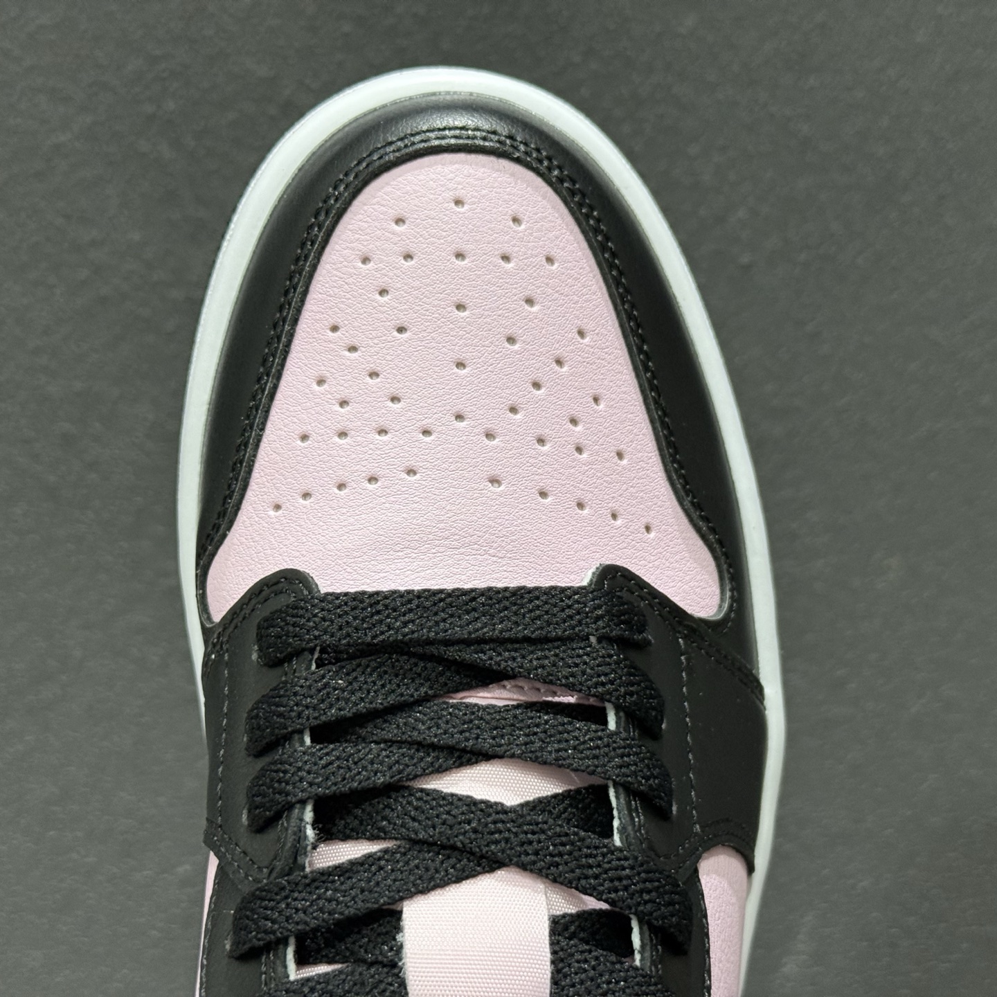 Air Jordan 1 Low AJ1 乔1黑粉 低帮文化休闲板鞋 IO3394-663 Air Jordan 1 Low AJ1 乔1黑粉 低帮文化休闲板鞋 IO3394-663