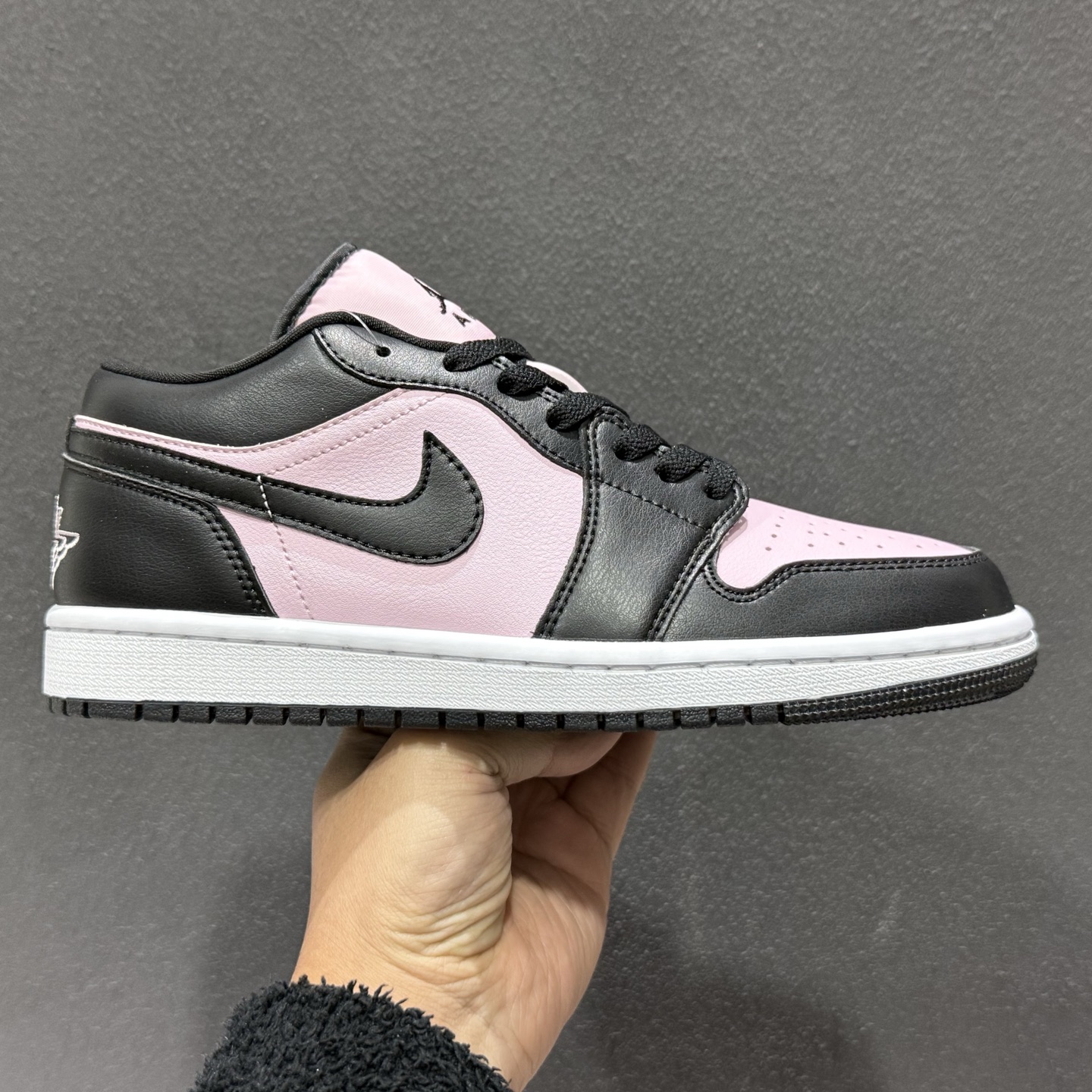 Air Jordan 1 Low AJ1 乔1黑粉 低帮文化休闲板鞋 IO3394-663 Air Jordan 1 Low AJ1 乔1黑粉 低帮文化休闲板鞋 IO3394-663