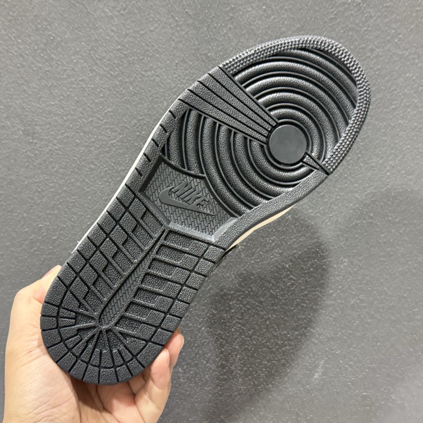 Air Jordan 1 Low AJ1 乔1 2026 马年限定 高端定制 低帮复古篮球鞋 LX1988-826-Top High Quatity Cheap Sneakers Fashion Clothing Clothes Bags handbags Shoes of all Brand wholesale With The best Quality And Beautiful Price from China Factory Chinese suppliers wholesaler seller Air Jordan 1 Low AJ1 乔1 2026 马年限定 高端定制 低帮复古篮球鞋 LX1988-826