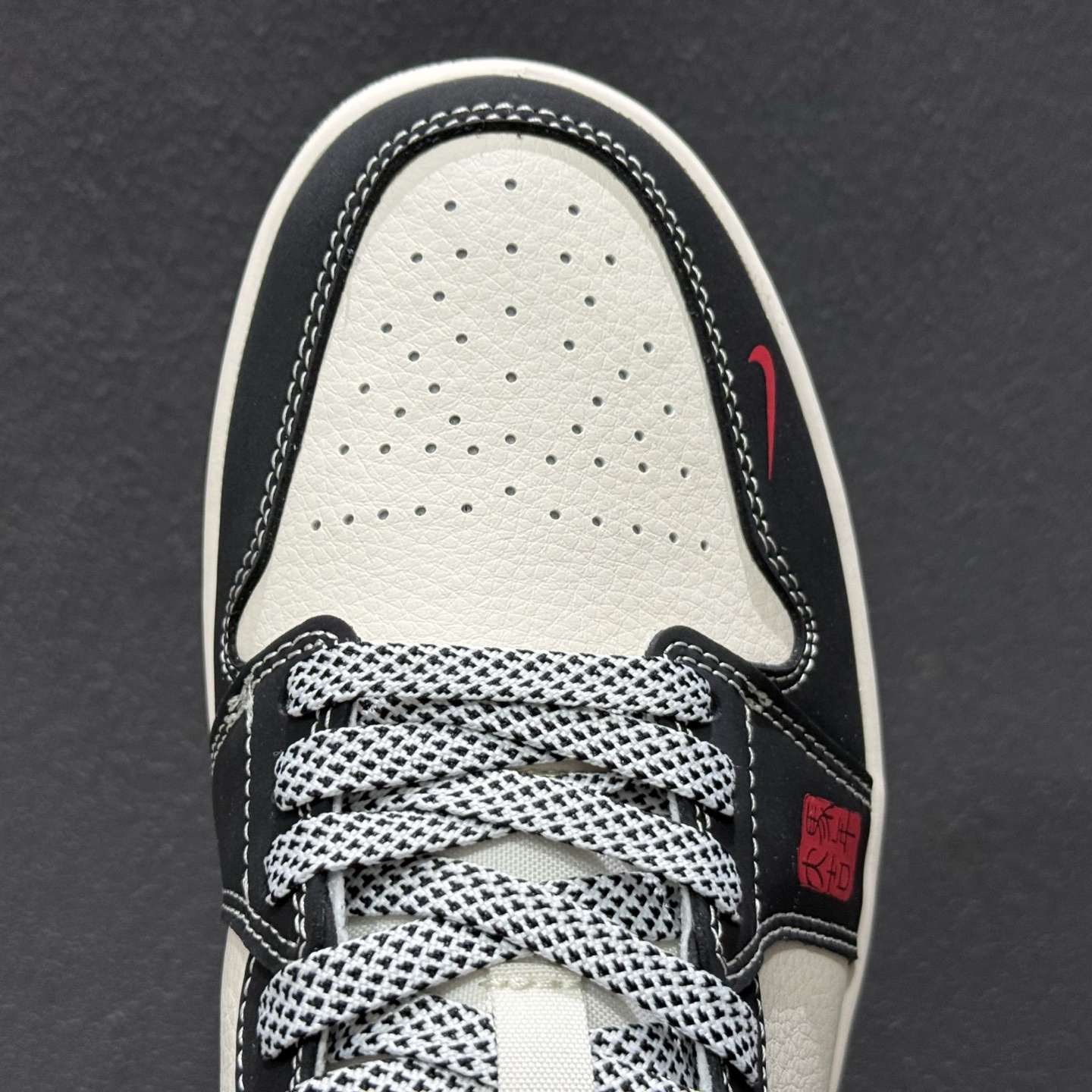 Air Jordan 1 Low AJ1 乔1 2026 马年限定 高端定制 低帮复古篮球鞋 LX1988-826-Top High Quatity Cheap Sneakers Fashion Clothing Clothes Bags handbags Shoes of all Brand wholesale With The best Quality And Beautiful Price from China Factory Chinese suppliers wholesaler seller Air Jordan 1 Low AJ1 乔1 2026 马年限定 高端定制 低帮复古篮球鞋 LX1988-826