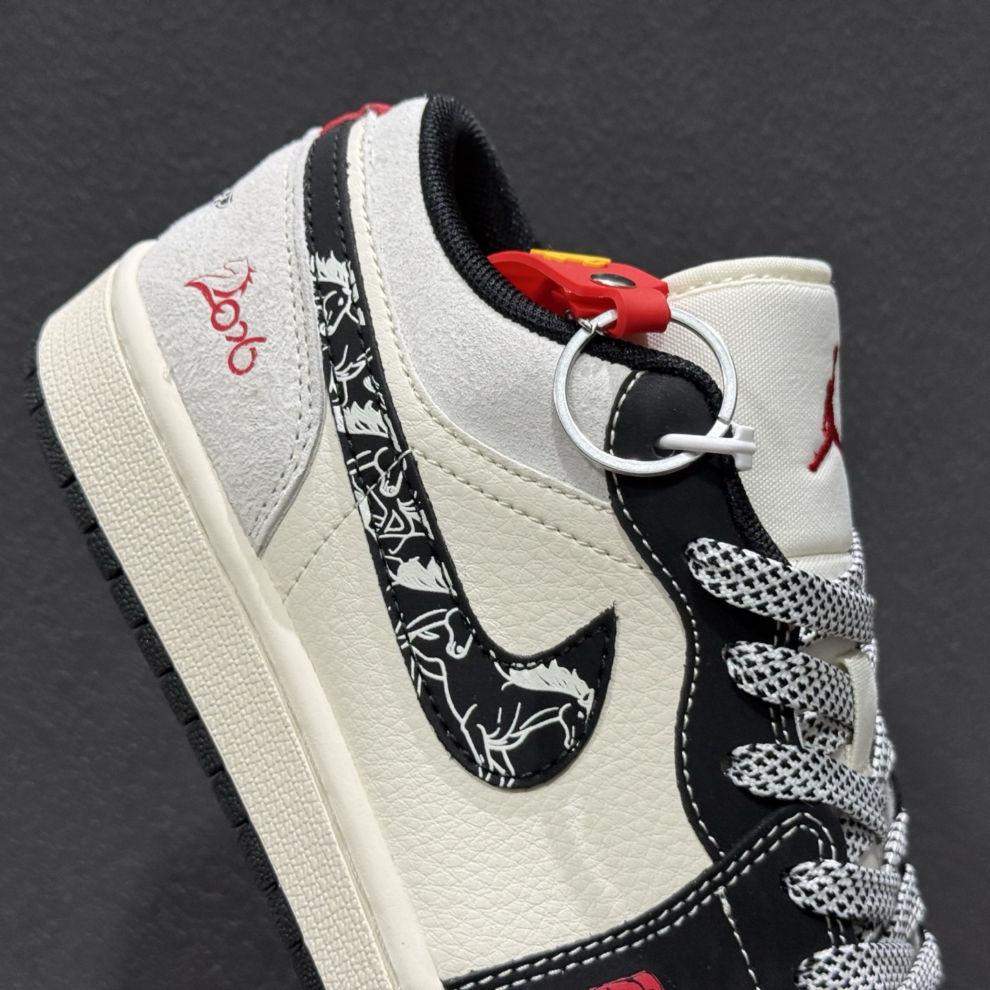 Air Jordan 1 Low AJ1 乔1 2026 马年限定 高端定制 低帮复古篮球鞋 LX1988-826-Top High Quatity Cheap Sneakers Fashion Clothing Clothes Bags handbags Shoes of all Brand wholesale With The best Quality And Beautiful Price from China Factory Chinese suppliers wholesaler seller Air Jordan 1 Low AJ1 乔1 2026 马年限定 高端定制 低帮复古篮球鞋 LX1988-826