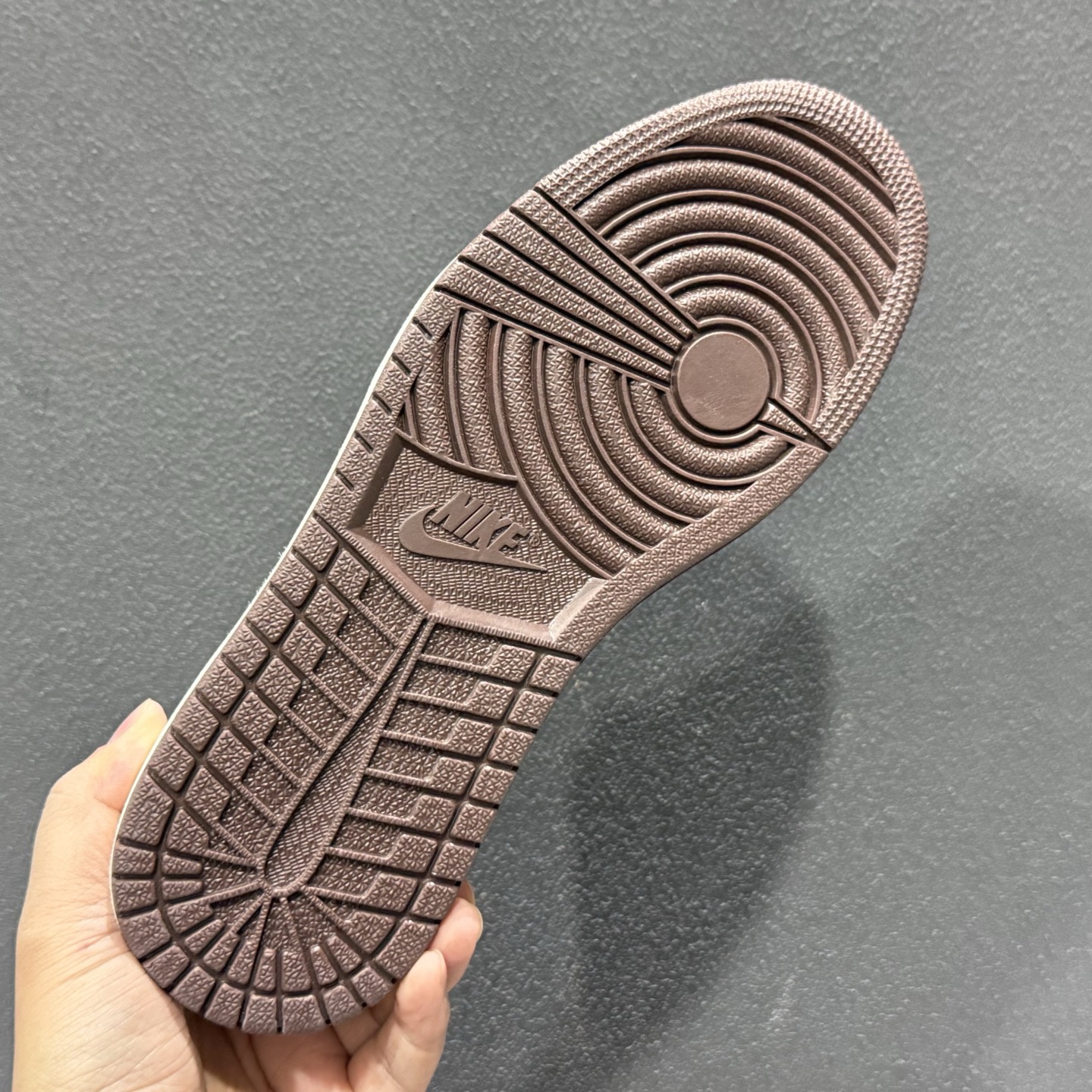 300 版 Air Jordan AJ1 Low 马年限定 CNY新年款 低帮复古篮球鞋 IQ1109-011-Chinese UA Cheap High Quatity Brand Clothes Bags handbags Sneakers wholesale wholesaler seller from China Factory suppliers Fashion Clothing Shoes best Quality Beautiful Price 300 版 Air Jordan AJ1 Low 马年限定 CNY新年款 低帮复古篮球鞋 IQ1109-011