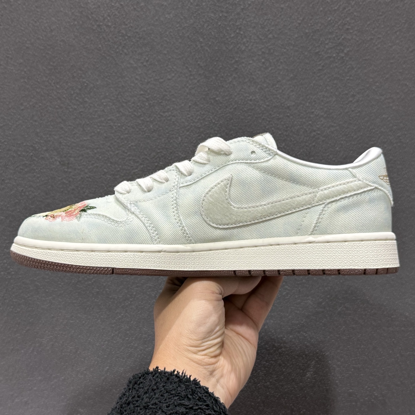 300 版 Air Jordan AJ1 Low 马年限定 CNY新年款 低帮复古篮球鞋 IQ1109-011-Chinese UA Cheap High Quatity Brand Clothes Bags handbags Sneakers wholesale wholesaler seller from China Factory suppliers Fashion Clothing Shoes best Quality Beautiful Price 300 版 Air Jordan AJ1 Low 马年限定 CNY新年款 低帮复古篮球鞋 IQ1109-011