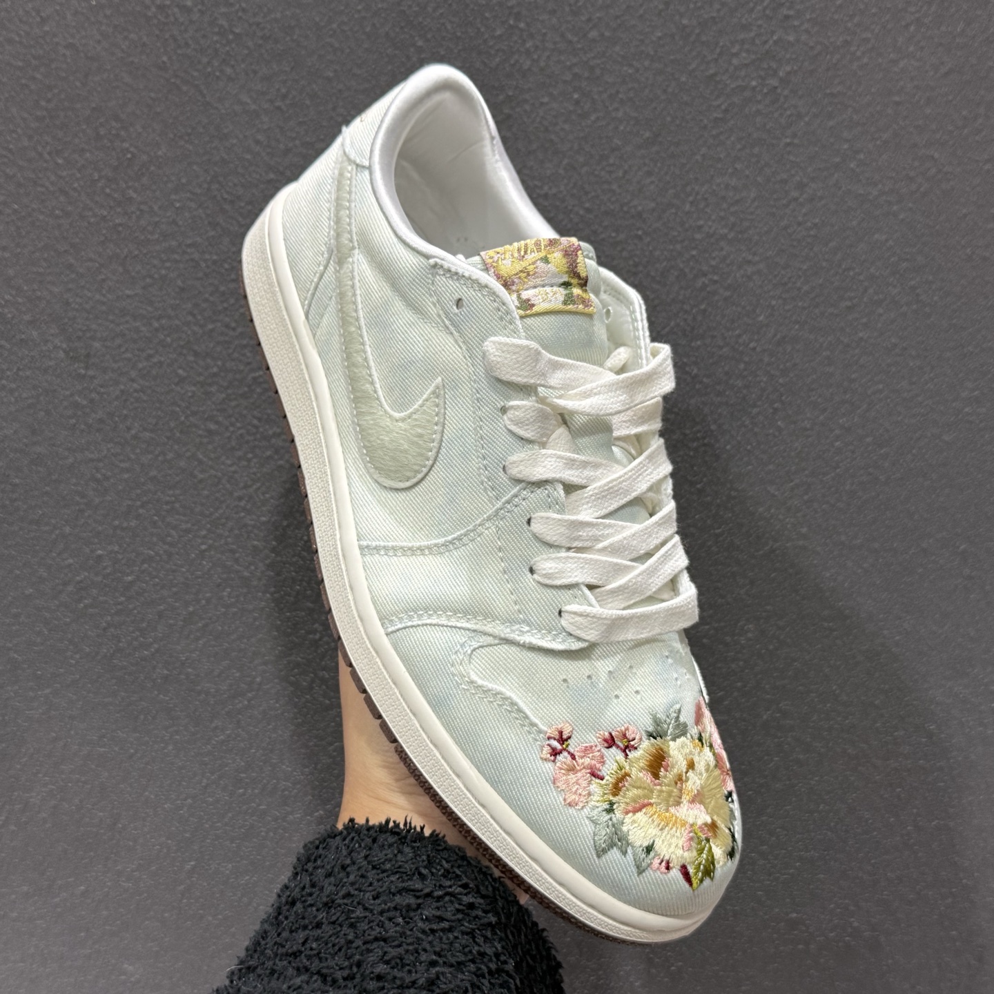 300 版 Air Jordan AJ1 Low 马年限定 CNY新年款 低帮复古篮球鞋 IQ1109-011-Chinese UA Cheap High Quatity Brand Clothes Bags handbags Sneakers wholesale wholesaler seller from China Factory suppliers Fashion Clothing Shoes best Quality Beautiful Price 300 版 Air Jordan AJ1 Low 马年限定 CNY新年款 低帮复古篮球鞋 IQ1109-011