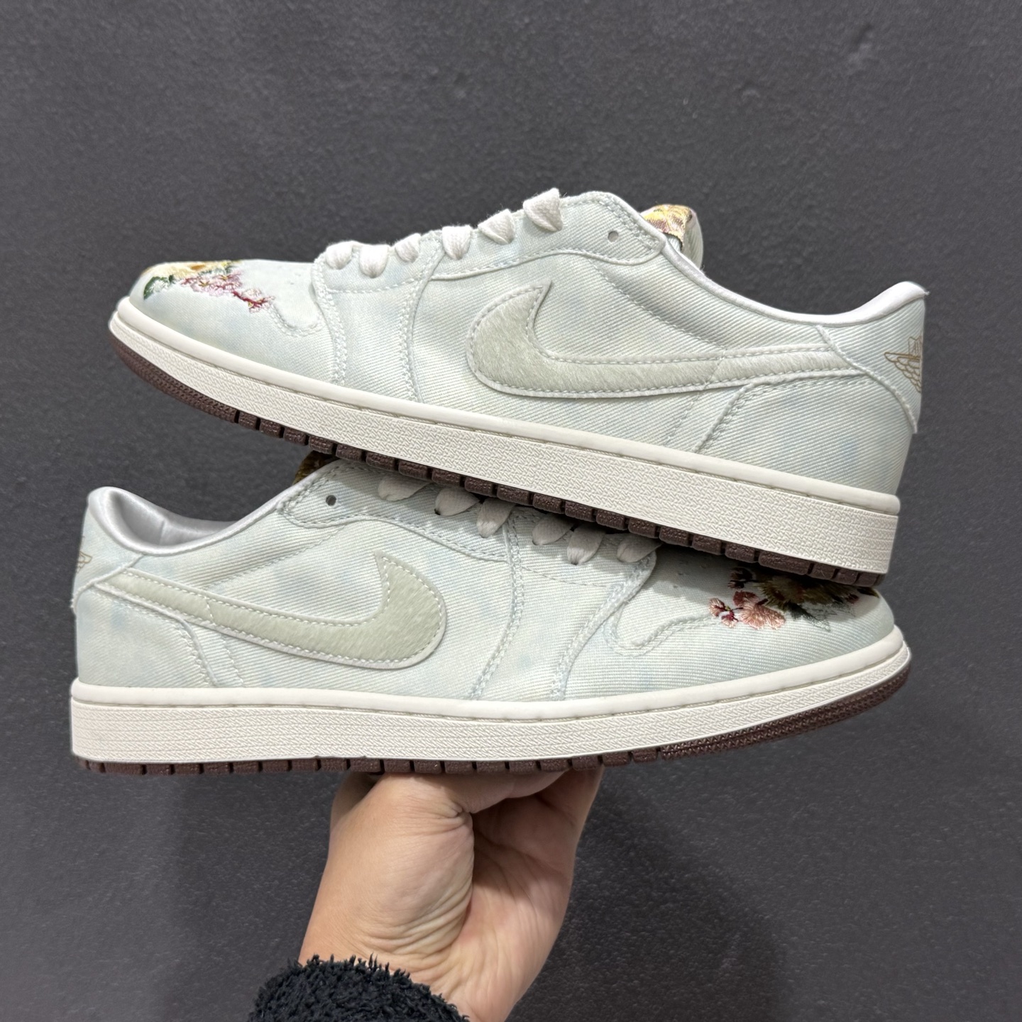 300 版 Air Jordan AJ1 Low 马年限定 CNY新年款 低帮复古篮球鞋 IQ1109-011-Chinese UA Cheap High Quatity Brand Clothes Bags handbags Sneakers wholesale wholesaler seller from China Factory suppliers Fashion Clothing Shoes best Quality Beautiful Price 300 版 Air Jordan AJ1 Low 马年限定 CNY新年款 低帮复古篮球鞋 IQ1109-011