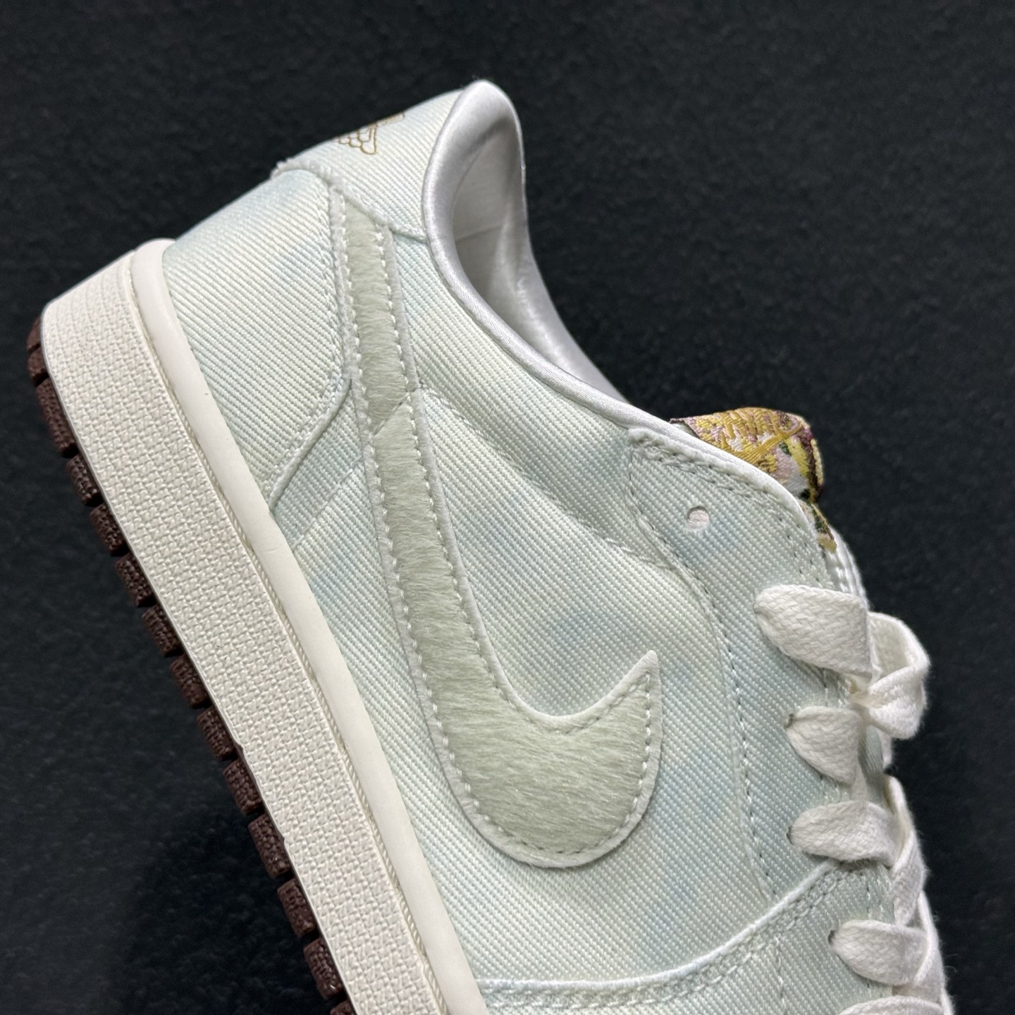 300 版 Air Jordan AJ1 Low 马年限定 CNY新年款 低帮复古篮球鞋 IQ1109-011-Chinese UA Cheap High Quatity Brand Clothes Bags handbags Sneakers wholesale wholesaler seller from China Factory suppliers Fashion Clothing Shoes best Quality Beautiful Price 300 版 Air Jordan AJ1 Low 马年限定 CNY新年款 低帮复古篮球鞋 IQ1109-011