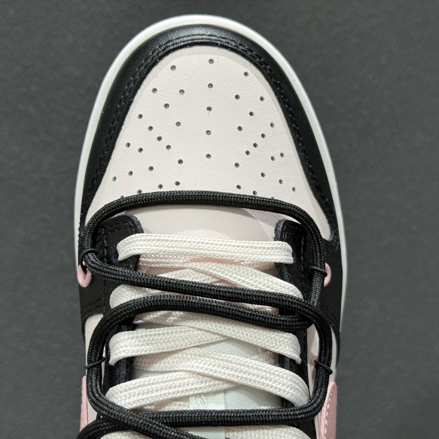 Nike SB Dunk Low 树莓黑粉 解构绑带休闲板鞋 BP1120-059