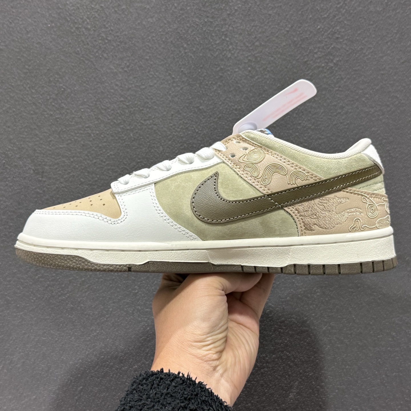 200 NK Dunk Low ”NYC” 新年限定 马年 低帮休闲板鞋 IQ1118-220-Chinese UA Cheap High Quatity Brand Clothes Bags handbags Sneakers wholesale wholesaler seller from China Factory suppliers Fashion Clothing Shoes best Quality Beautiful Price 200 NK Dunk Low ”NYC” 新年限定 马年 低帮休闲板鞋 IQ1118-220