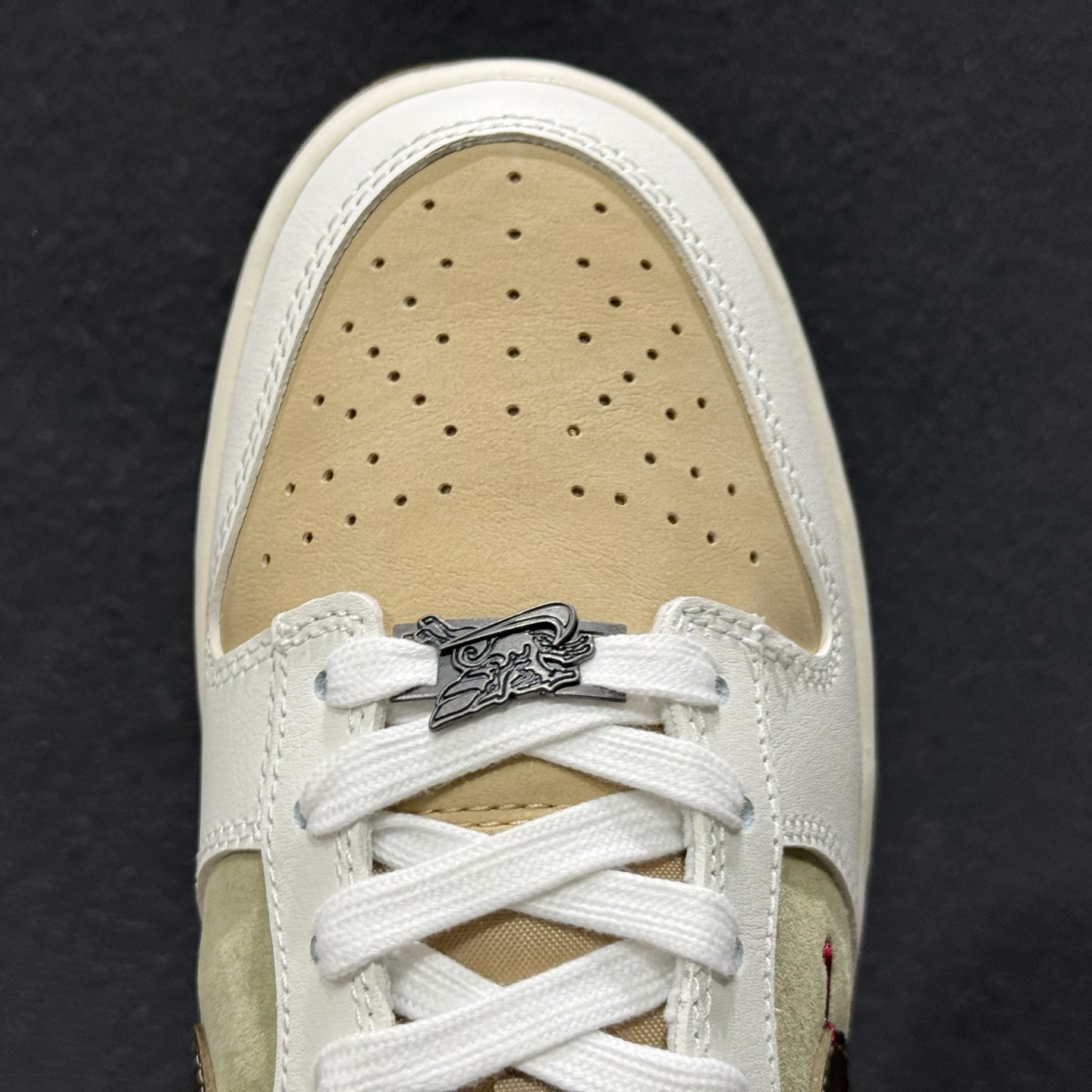 200 NK Dunk Low ”NYC” 新年限定 马年 低帮休闲板鞋 IQ1118-220-Chinese UA Cheap High Quatity Brand Clothes Bags handbags Sneakers wholesale wholesaler seller from China Factory suppliers Fashion Clothing Shoes best Quality Beautiful Price 200 NK Dunk Low ”NYC” 新年限定 马年 低帮休闲板鞋 IQ1118-220