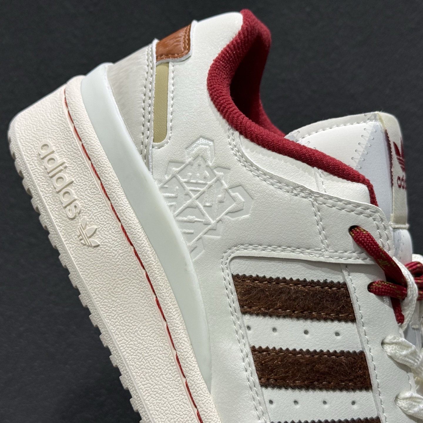 Adidas Forum 84 Low KJ8751 马年限定 人气单品 经典复古篮球鞋-Top High Quatity Cheap Sneakers Fashion Clothing Clothes Bags handbags Shoes of all Brand wholesale With The best Quality And Beautiful Price from China Factory Chinese suppliers wholesaler seller Adidas Forum 84 Low KJ8751 马年限定 人气单品 经典复古篮球鞋