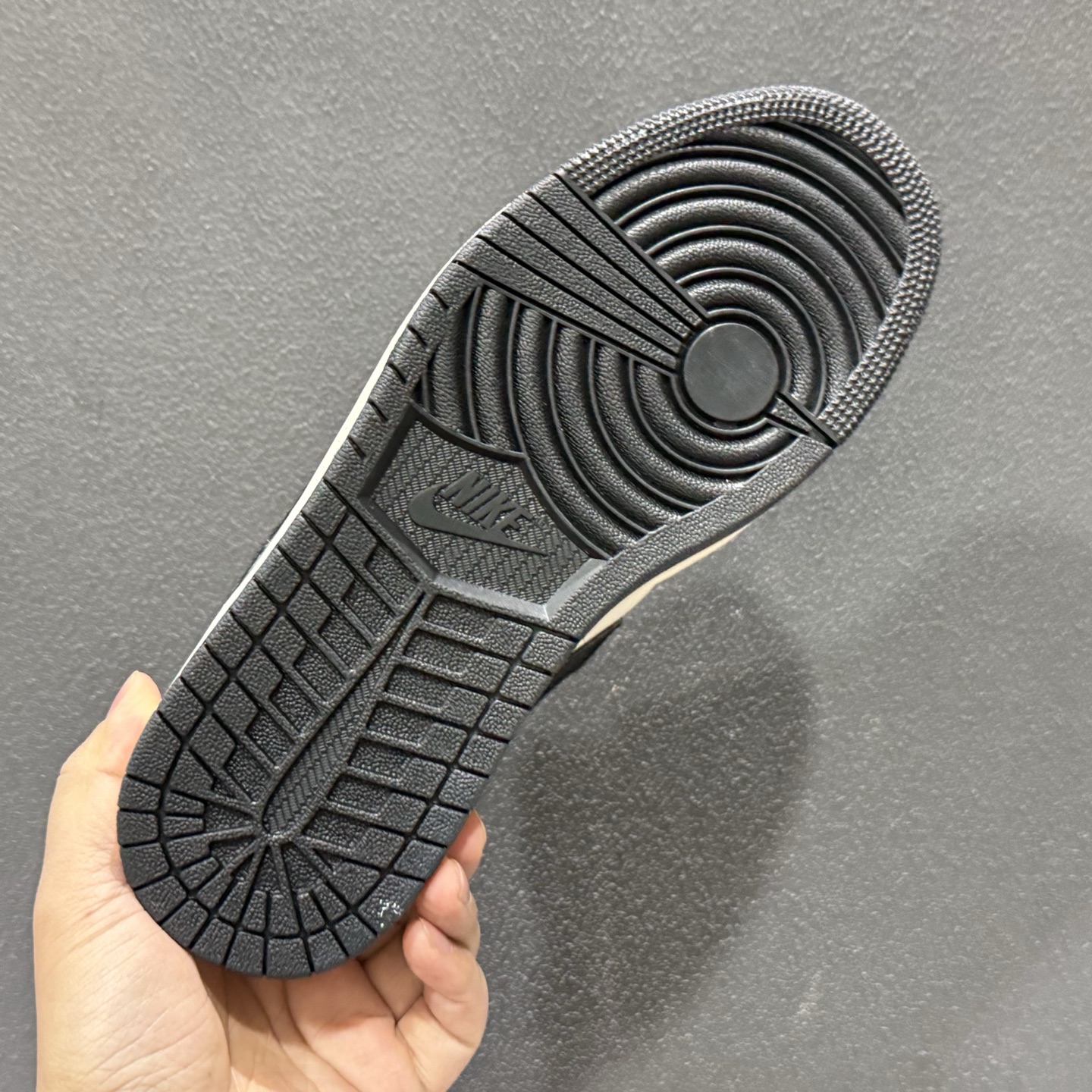 Air Jordan 1 Low AJ1 乔1 马年限定 高端定制 低帮复古篮球鞋 XT6998-138-Top High Quatity Cheap Sneakers Fashion Clothing Clothes Bags handbags Shoes of all Brand wholesale With The best Quality And Beautiful Price from China Factory Chinese suppliers wholesaler seller Air Jordan 1 Low AJ1 乔1 马年限定 高端定制 低帮复古篮球鞋 XT6998-138
