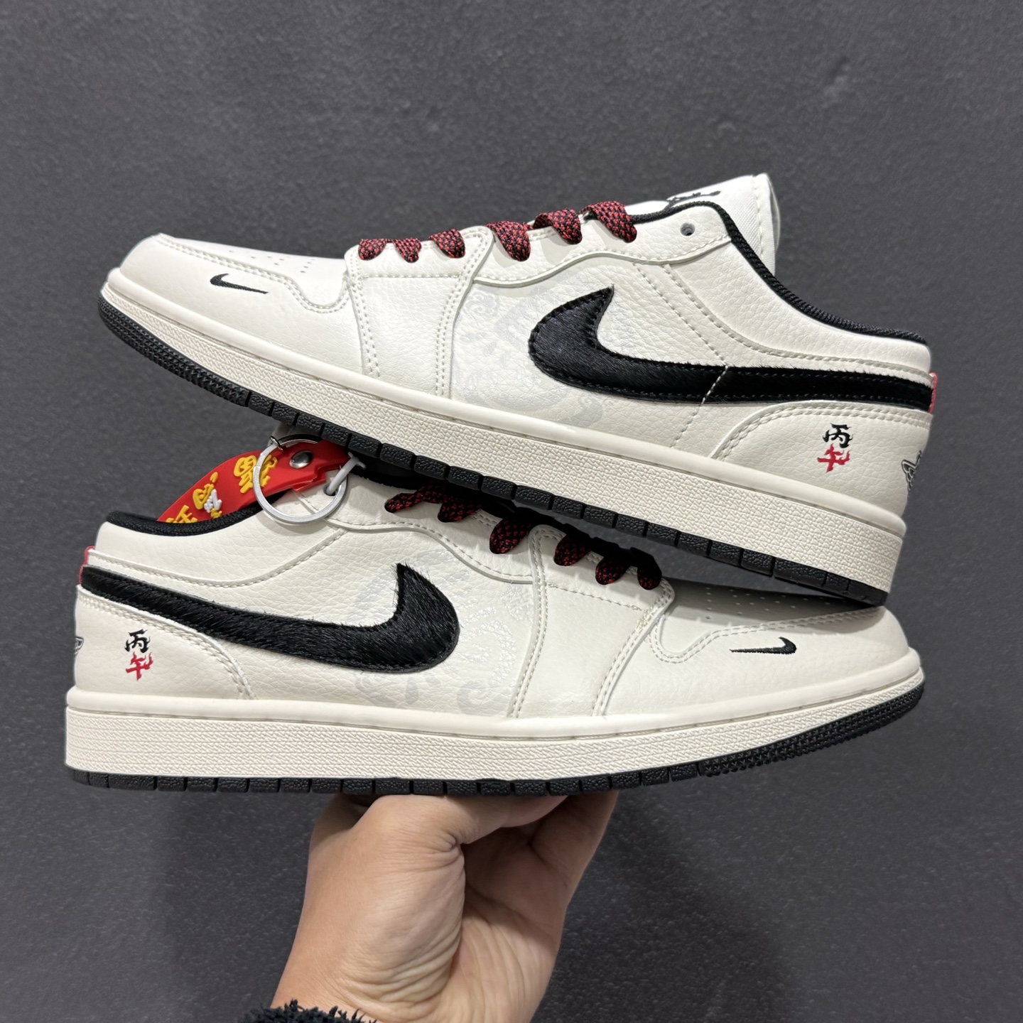 Air Jordan 1 Low AJ1 乔1 马年限定 高端定制 低帮复古篮球鞋 XT6998-138-Top High Quatity Cheap Sneakers Fashion Clothing Clothes Bags handbags Shoes of all Brand wholesale With The best Quality And Beautiful Price from China Factory Chinese suppliers wholesaler seller Air Jordan 1 Low AJ1 乔1 马年限定 高端定制 低帮复古篮球鞋 XT6998-138