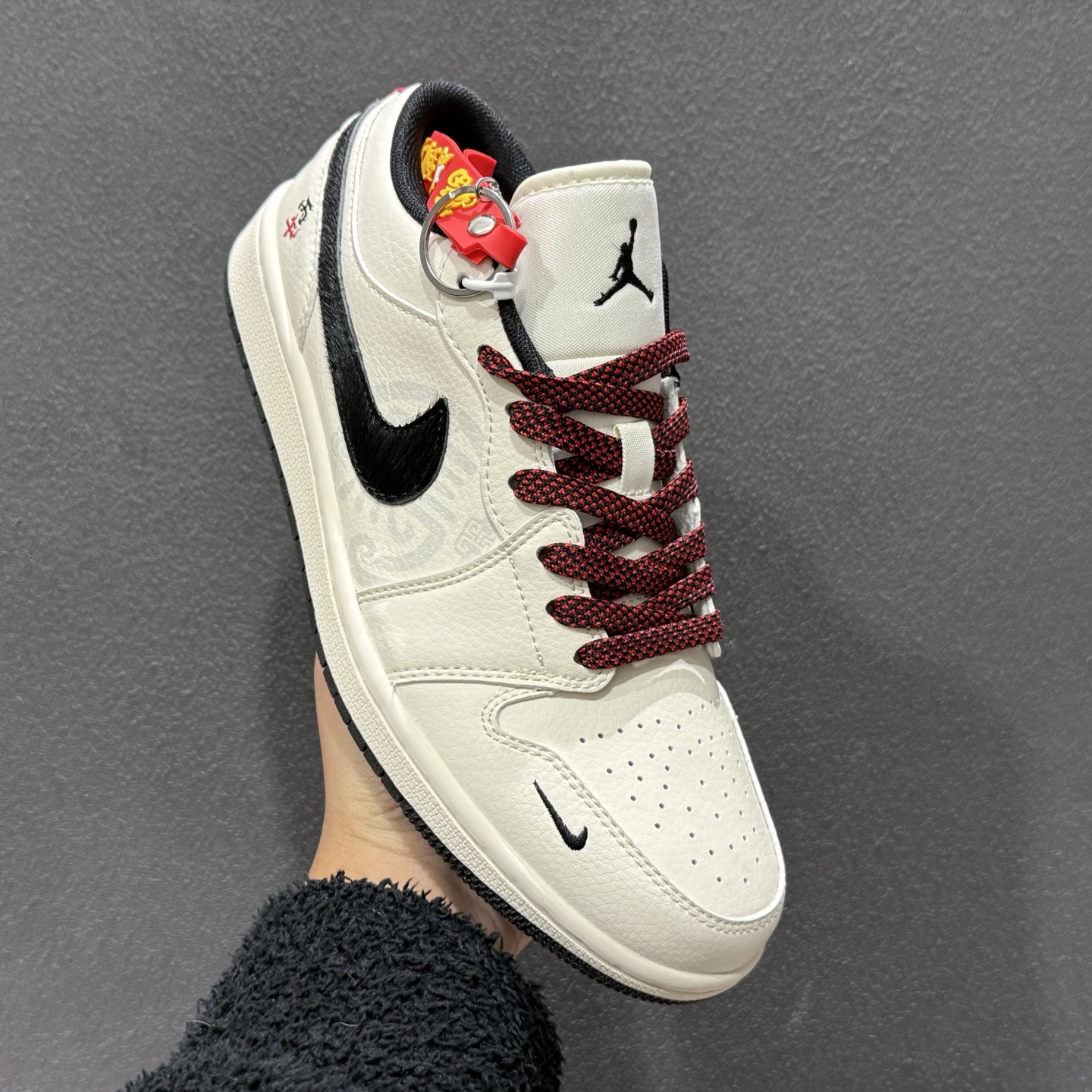 Air Jordan 1 Low AJ1 乔1 马年限定 高端定制 低帮复古篮球鞋 XT6998-138-Top High Quatity Cheap Sneakers Fashion Clothing Clothes Bags handbags Shoes of all Brand wholesale With The best Quality And Beautiful Price from China Factory Chinese suppliers wholesaler seller Air Jordan 1 Low AJ1 乔1 马年限定 高端定制 低帮复古篮球鞋 XT6998-138