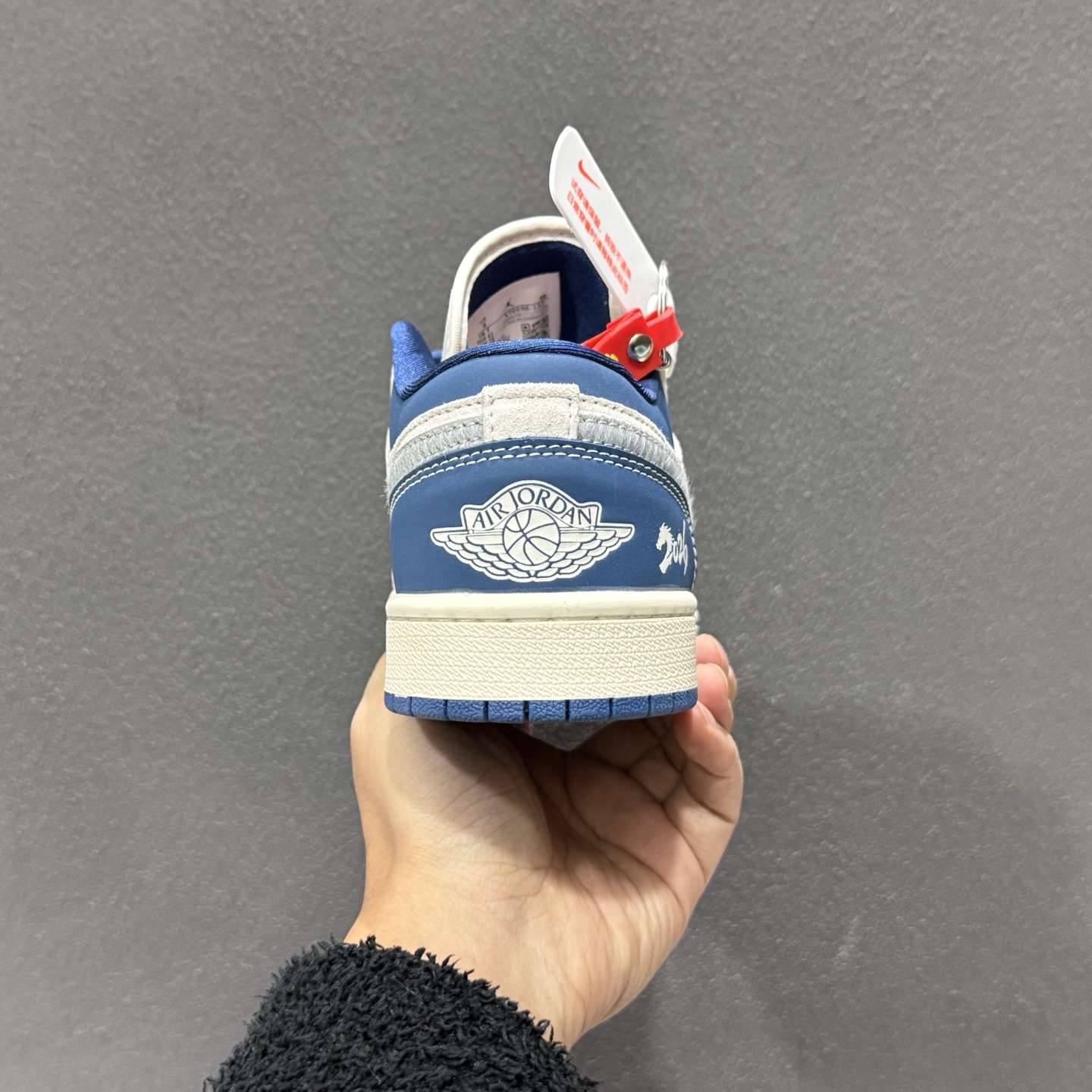 270 Air Jordan 1 Low AJ1 乔1 马年限定 高端定制 低帮复古篮球鞋 XT6998-132-Chinese UA Cheap High Quatity Brand Clothes Bags handbags Sneakers wholesale wholesaler seller from China Factory suppliers Fashion Clothing Shoes best Quality Beautiful Price 270 Air Jordan 1 Low AJ1 乔1 马年限定 高端定制 低帮复古篮球鞋 XT6998-132