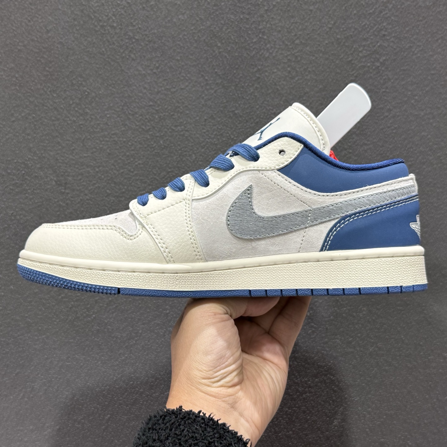 270 Air Jordan 1 Low AJ1 乔1 马年限定 高端定制 低帮复古篮球鞋 XT6998-132-Chinese UA Cheap High Quatity Brand Clothes Bags handbags Sneakers wholesale wholesaler seller from China Factory suppliers Fashion Clothing Shoes best Quality Beautiful Price 270 Air Jordan 1 Low AJ1 乔1 马年限定 高端定制 低帮复古篮球鞋 XT6998-132