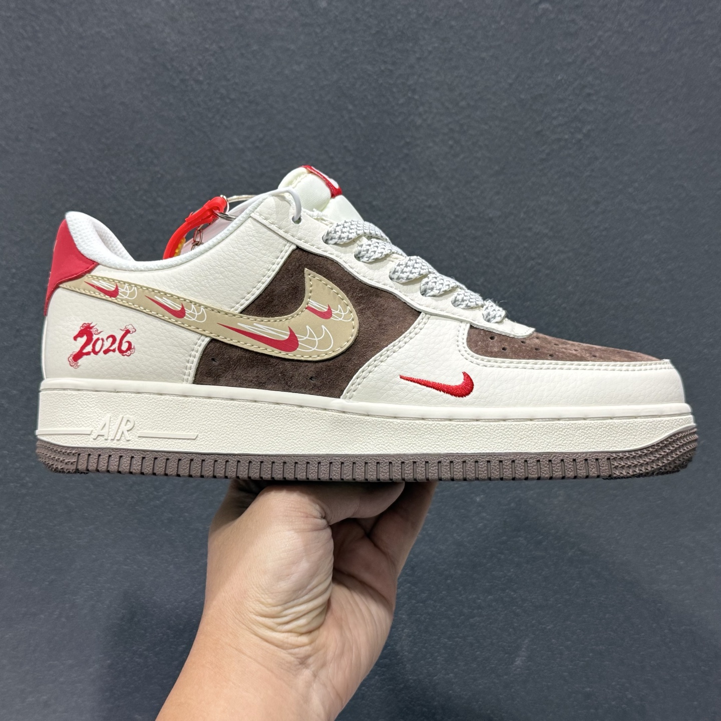 260 Nike Air Force 1 Low 2026 丙午马年限定款 XT6998-151-Chinese UA Cheap High Quatity Brand Clothes Bags handbags Sneakers wholesale wholesaler seller from China Factory suppliers Fashion Clothing Shoes best Quality Beautiful Price 260 Nike Air Force 1 Low 2026 丙午马年限定款 XT6998-151