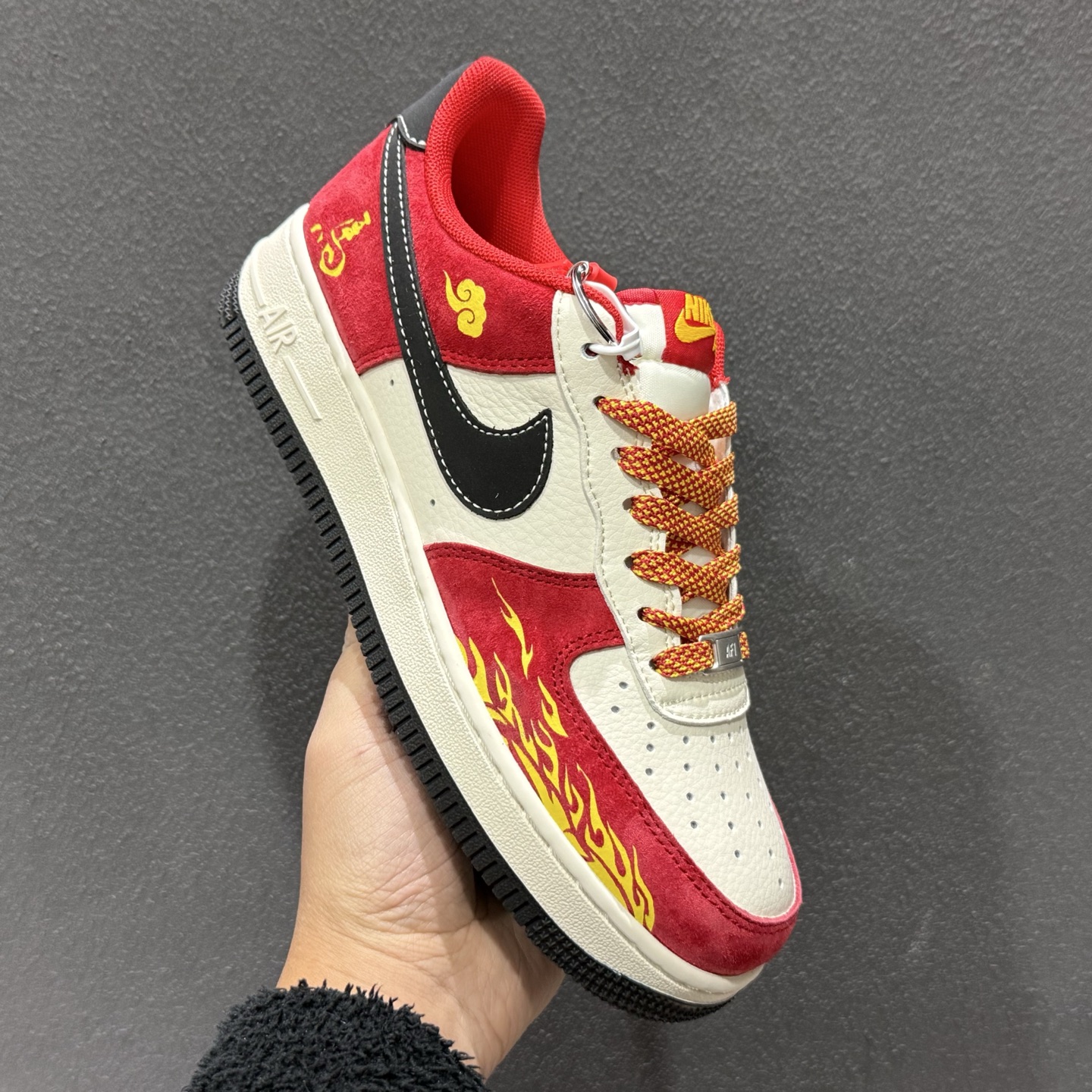 2026马年限定 Nike Air Force 1 空军一号 爆款高端定制 红金撞色火焰纹 国风祥云刺绣 MZ9588-837-Top High Quatity Cheap Sneakers Fashion Clothing Clothes Bags handbags Shoes of all Brand wholesale With The best Quality And Beautiful Price from China Factory Chinese suppliers wholesaler seller 2026马年限定 Nike Air Force 1 空军一号 爆款高端定制 红金撞色火焰纹 国风祥云刺绣 MZ9588-837