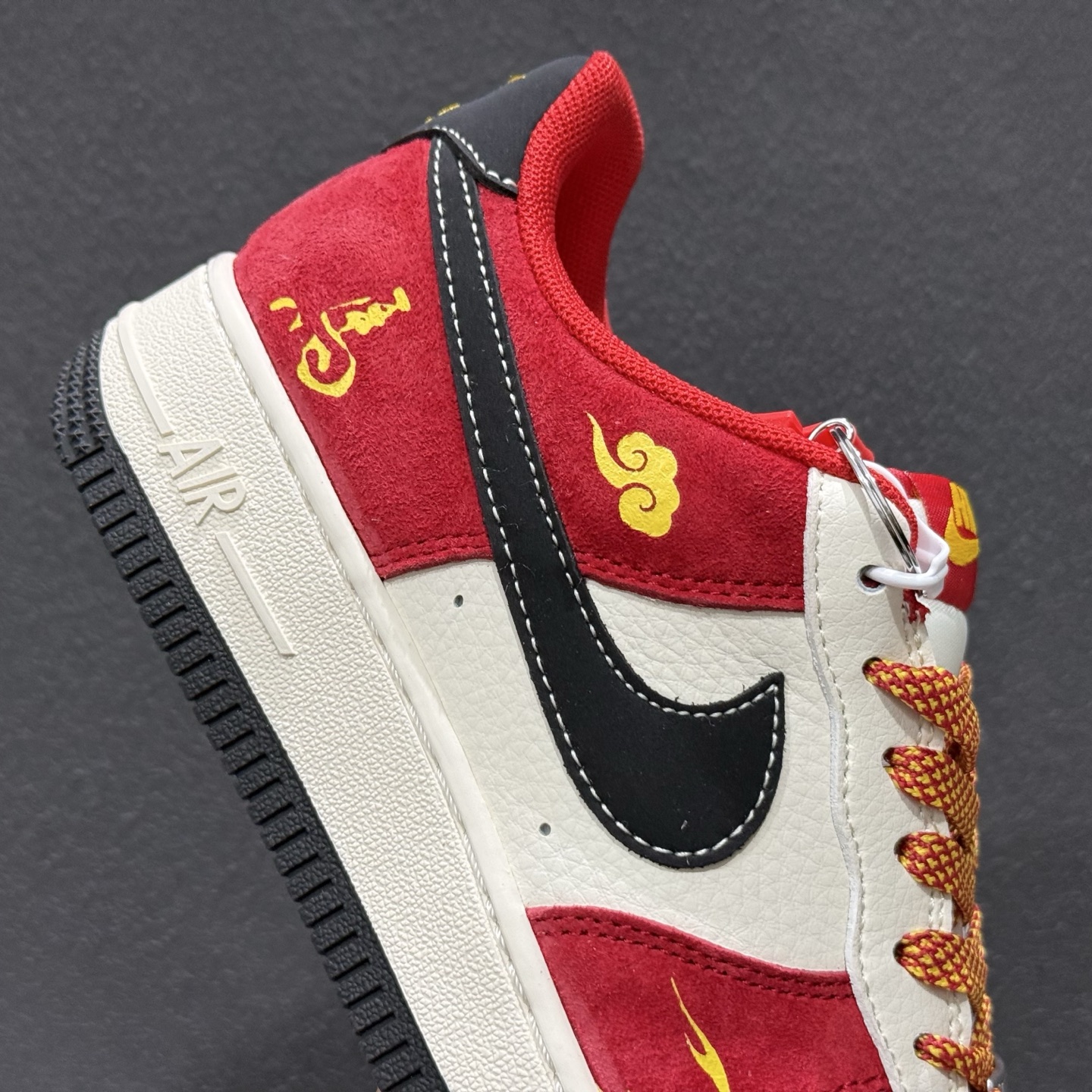 2026马年限定 Nike Air Force 1 空军一号 爆款高端定制 红金撞色火焰纹 国风祥云刺绣 MZ9588-837-Top High Quatity Cheap Sneakers Fashion Clothing Clothes Bags handbags Shoes of all Brand wholesale With The best Quality And Beautiful Price from China Factory Chinese suppliers wholesaler seller 2026马年限定 Nike Air Force 1 空军一号 爆款高端定制 红金撞色火焰纹 国风祥云刺绣 MZ9588-837