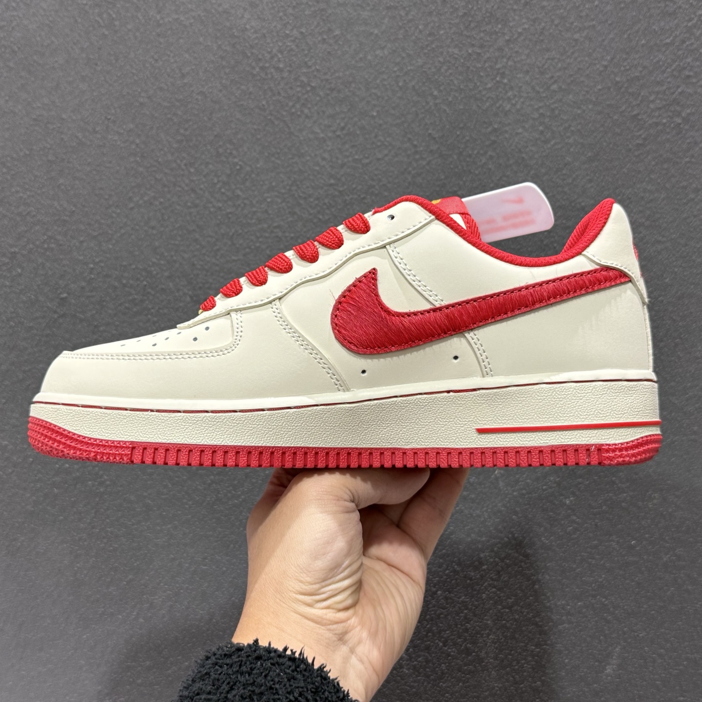 海外限量发售 NIke Air Force 1 '07 Low “马年限定--米白嫣红” 空军一号低帮 运动鞋 NH0601-513-Top High Quatity Cheap Sneakers Fashion Clothing Clothes Bags handbags Shoes of all Brand wholesale With The best Quality And Beautiful Price from China Factory Chinese suppliers wholesaler seller 海外限量发售 NIke Air Force 1 '07 Low “马年限定--米白嫣红” 空军一号低帮 运动鞋 NH0601-513