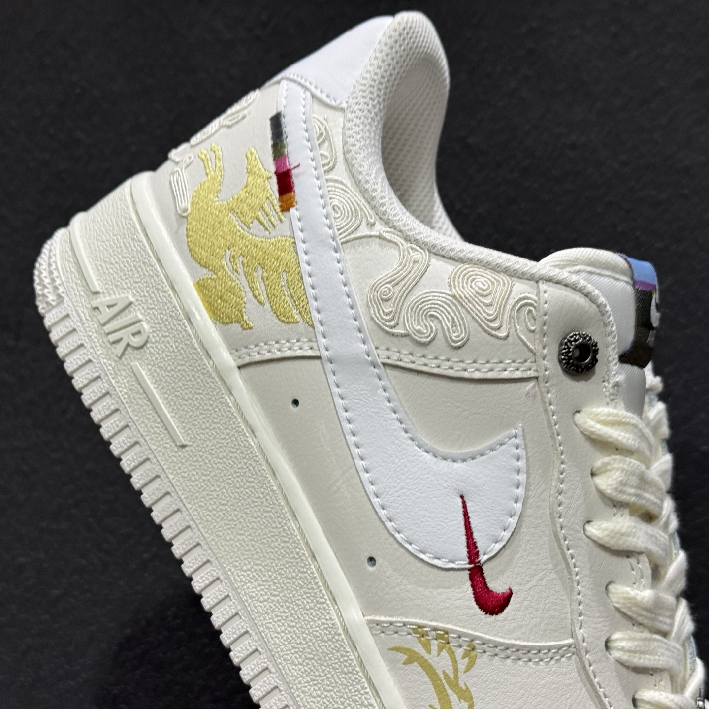 NIKE AIR FORCE1'07 马年限定 IQ1133-112 NIKE AIR FORCE1'07 马年限定 IQ1133-112