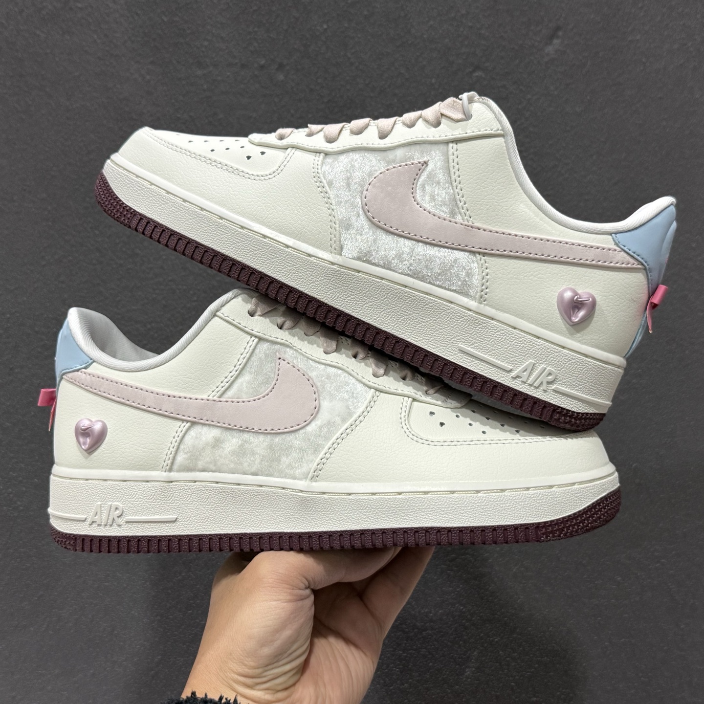 Nike Air Force 1'07 Low 情人节限定 空军一号低帮休闲板鞋 IQ4937-161 Nike Air Force 1'07 Low 情人节限定 空军一号低帮休闲板鞋 IQ4937-161
