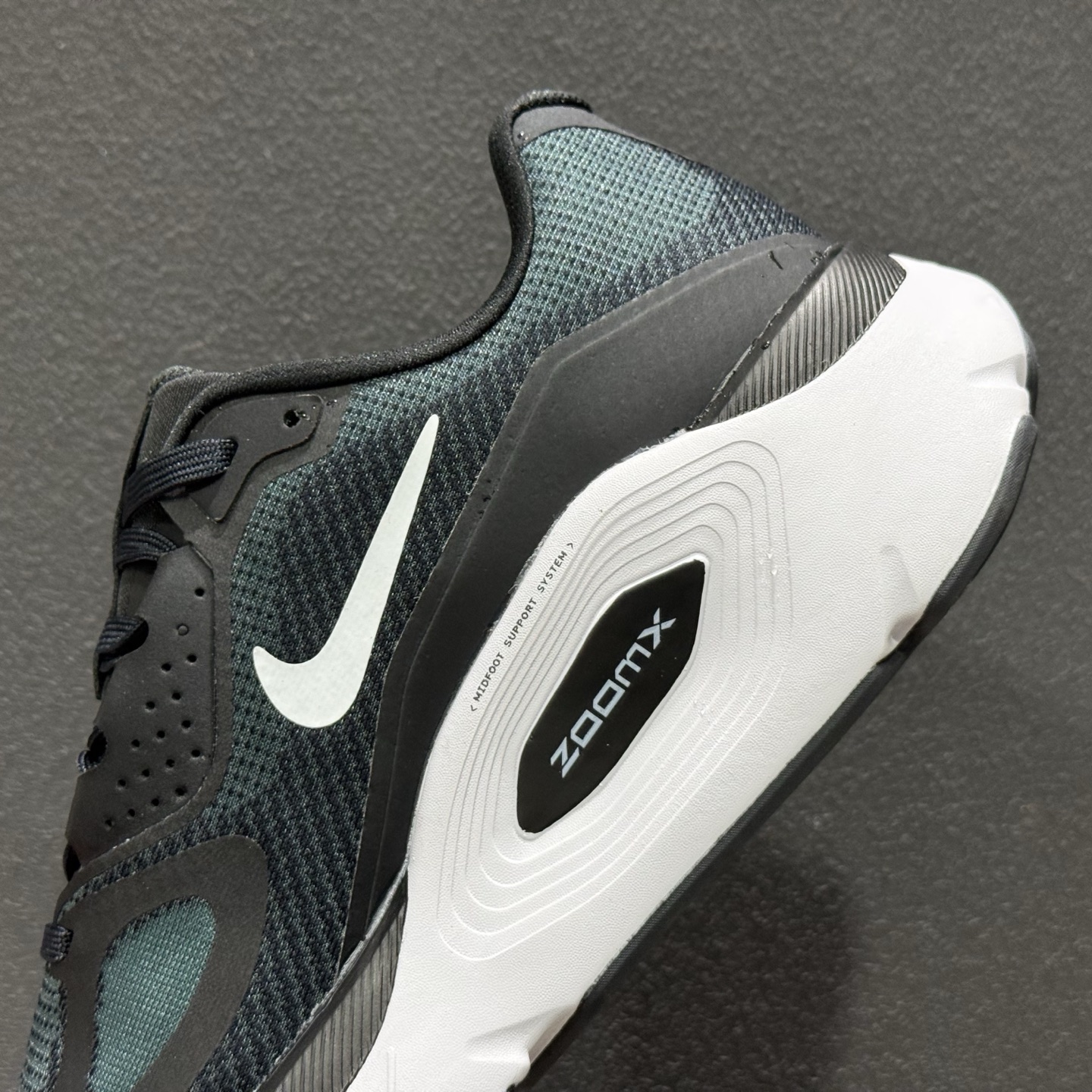 NIKE STRUCTURE PLUS 耐克 舒适减震防滑 低帮跑步鞋 HQ3048-001 NIKE STRUCTURE PLUS 耐克 舒适减震防滑 低帮跑步鞋 HQ3048-001