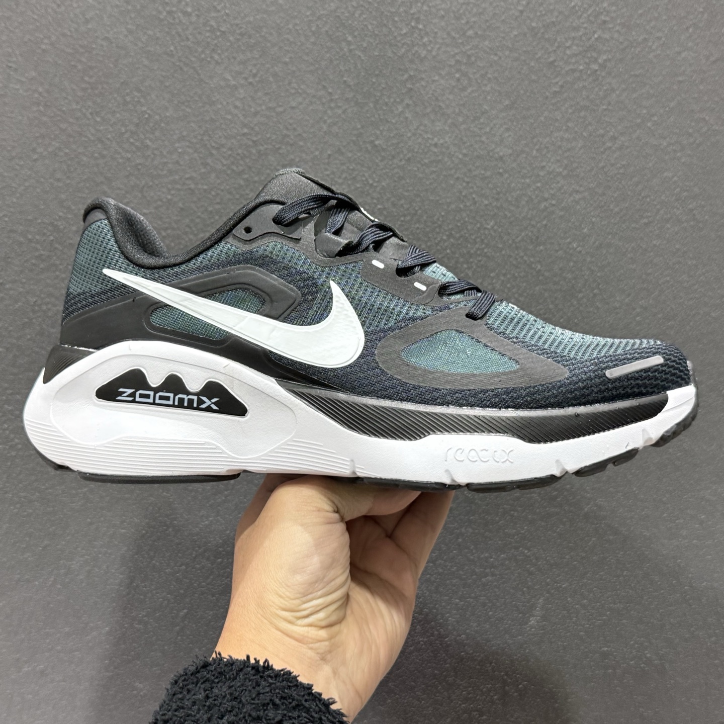 NIKE STRUCTURE PLUS 耐克 舒适减震防滑 低帮跑步鞋 HQ3048-001 NIKE STRUCTURE PLUS 耐克 舒适减震防滑 低帮跑步鞋 HQ3048-001