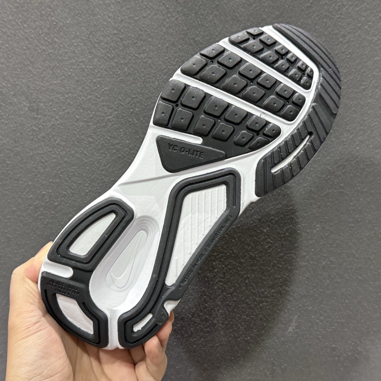 NIKE STRUCTURE PLUS 耐克 舒适减震防滑 低帮跑步鞋 HQ3048-001 NIKE STRUCTURE PLUS 耐克 舒适减震防滑 低帮跑步鞋 HQ3048-001