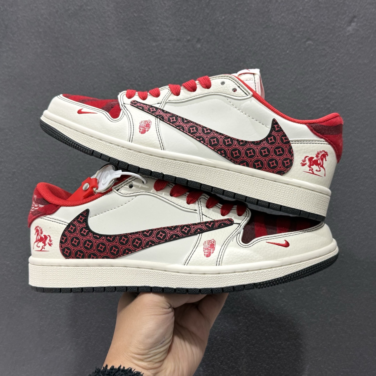 280 Nike Air Jordan 1 Low 马年限定 米白酒红 DX5688-001-Chinese UA Cheap High Quatity Brand Clothes Bags handbags Sneakers wholesale wholesaler seller from China Factory suppliers Fashion Clothing Shoes best Quality Beautiful Price 280 Nike Air Jordan 1 Low 马年限定 米白酒红 DX5688-001