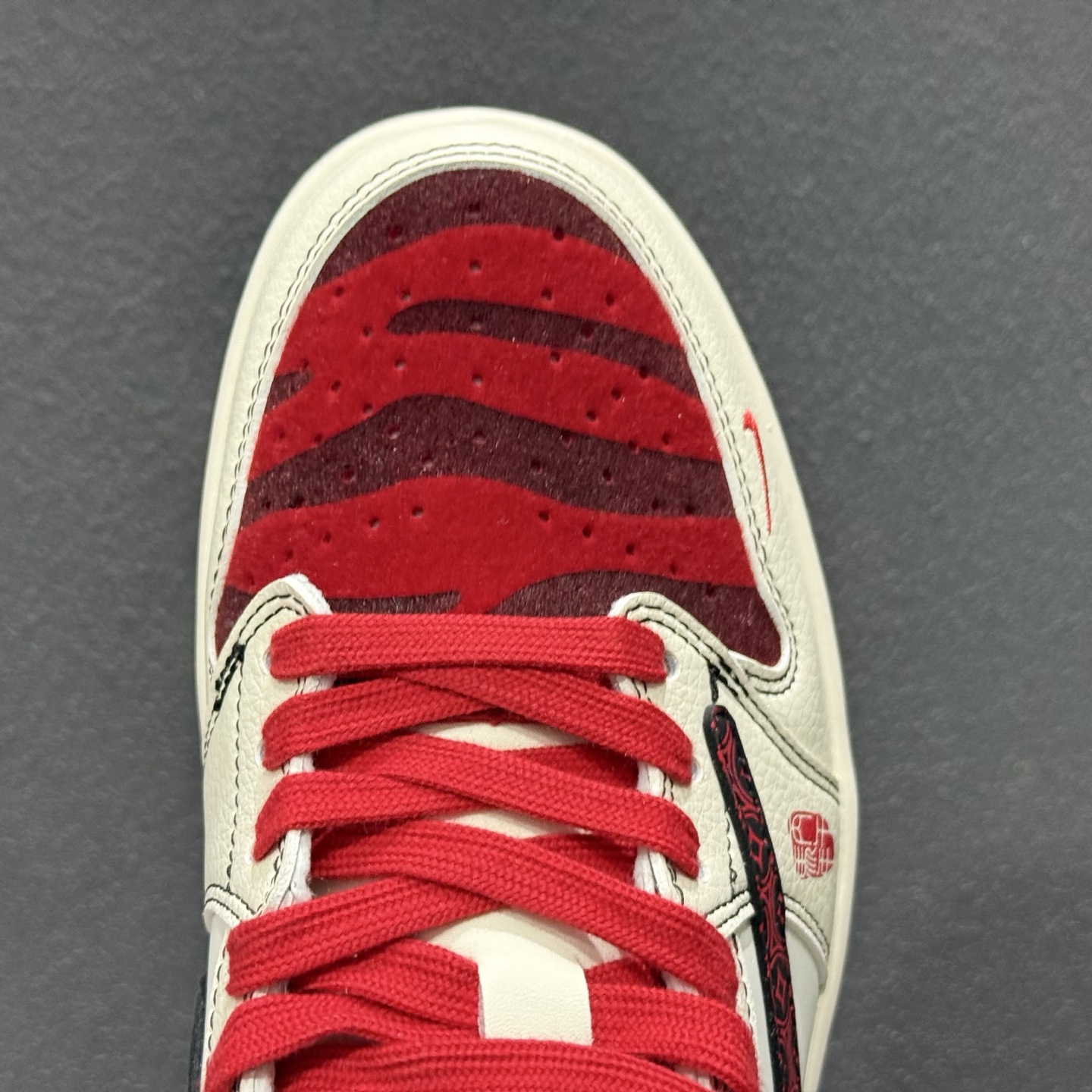 280 Nike Air Jordan 1 Low 马年限定 米白酒红 DX5688-001-Chinese UA Cheap High Quatity Brand Clothes Bags handbags Sneakers wholesale wholesaler seller from China Factory suppliers Fashion Clothing Shoes best Quality Beautiful Price 280 Nike Air Jordan 1 Low 马年限定 米白酒红 DX5688-001