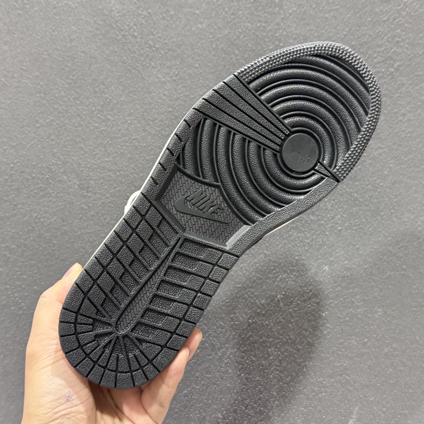 280 Nike Air Jordan 1 Low 马年限定 米白酒红 DX5688-001-Chinese UA Cheap High Quatity Brand Clothes Bags handbags Sneakers wholesale wholesaler seller from China Factory suppliers Fashion Clothing Shoes best Quality Beautiful Price 280 Nike Air Jordan 1 Low 马年限定 米白酒红 DX5688-001