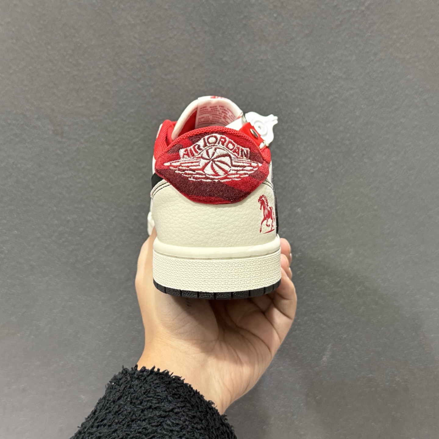 280 Nike Air Jordan 1 Low 马年限定 米白酒红 DX5688-001-Chinese UA Cheap High Quatity Brand Clothes Bags handbags Sneakers wholesale wholesaler seller from China Factory suppliers Fashion Clothing Shoes best Quality Beautiful Price 280 Nike Air Jordan 1 Low 马年限定 米白酒红 DX5688-001