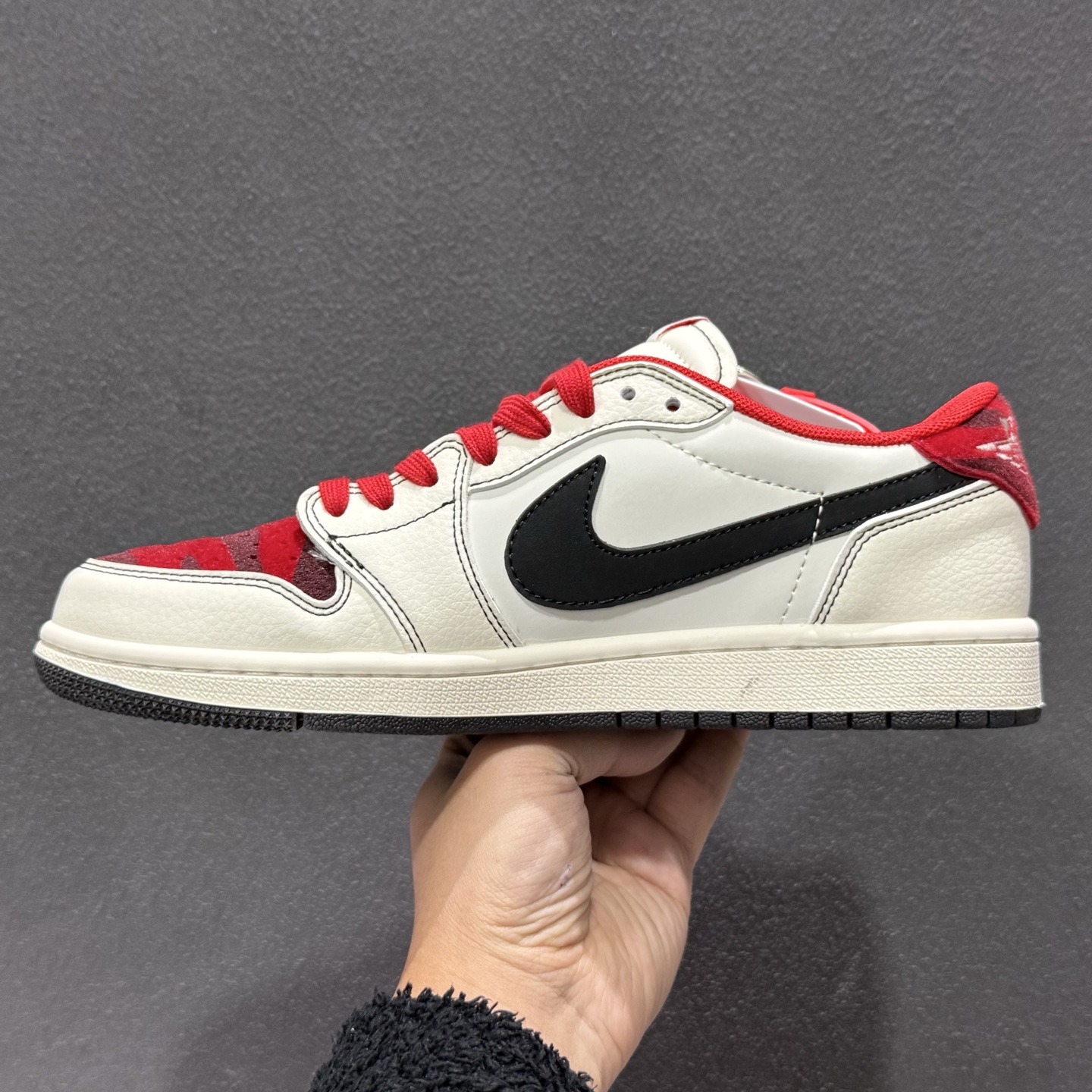 280 Nike Air Jordan 1 Low 马年限定 米白酒红 DX5688-001-Chinese UA Cheap High Quatity Brand Clothes Bags handbags Sneakers wholesale wholesaler seller from China Factory suppliers Fashion Clothing Shoes best Quality Beautiful Price 280 Nike Air Jordan 1 Low 马年限定 米白酒红 DX5688-001