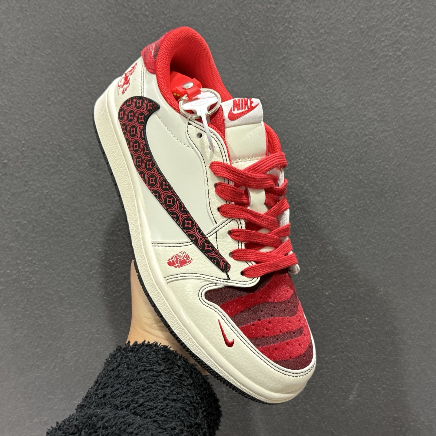 280 Nike Air Jordan 1 Low 马年限定 米白酒红 DX5688-001-Chinese UA Cheap High Quatity Brand Clothes Bags handbags Sneakers wholesale wholesaler seller from China Factory suppliers Fashion Clothing Shoes best Quality Beautiful Price 280 Nike Air Jordan 1 Low 马年限定 米白酒红 DX5688-001