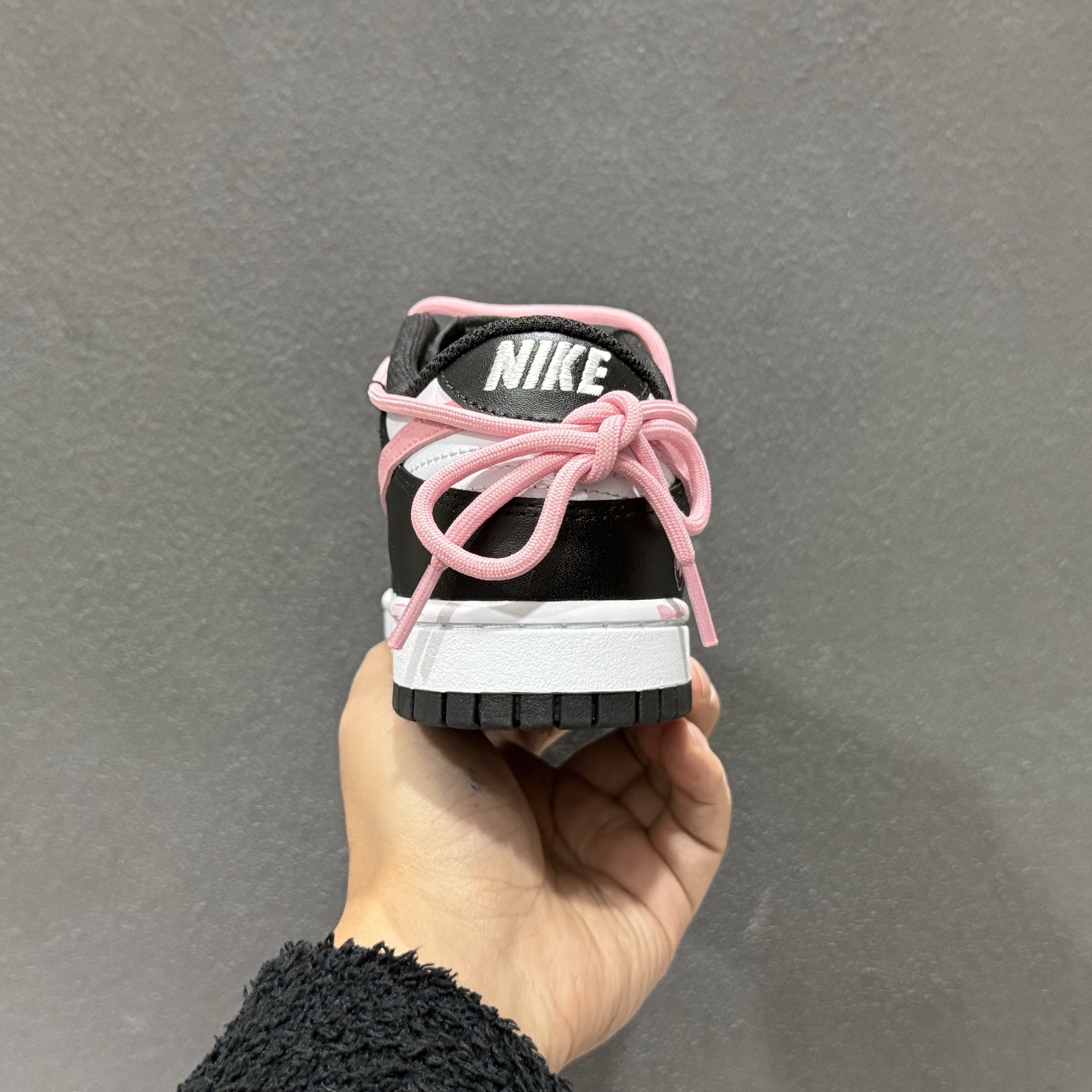 Nike Dunk “BLACK PINK”少女设定 APT. Rose 桃夭粉 黑白为底 DD1503-101