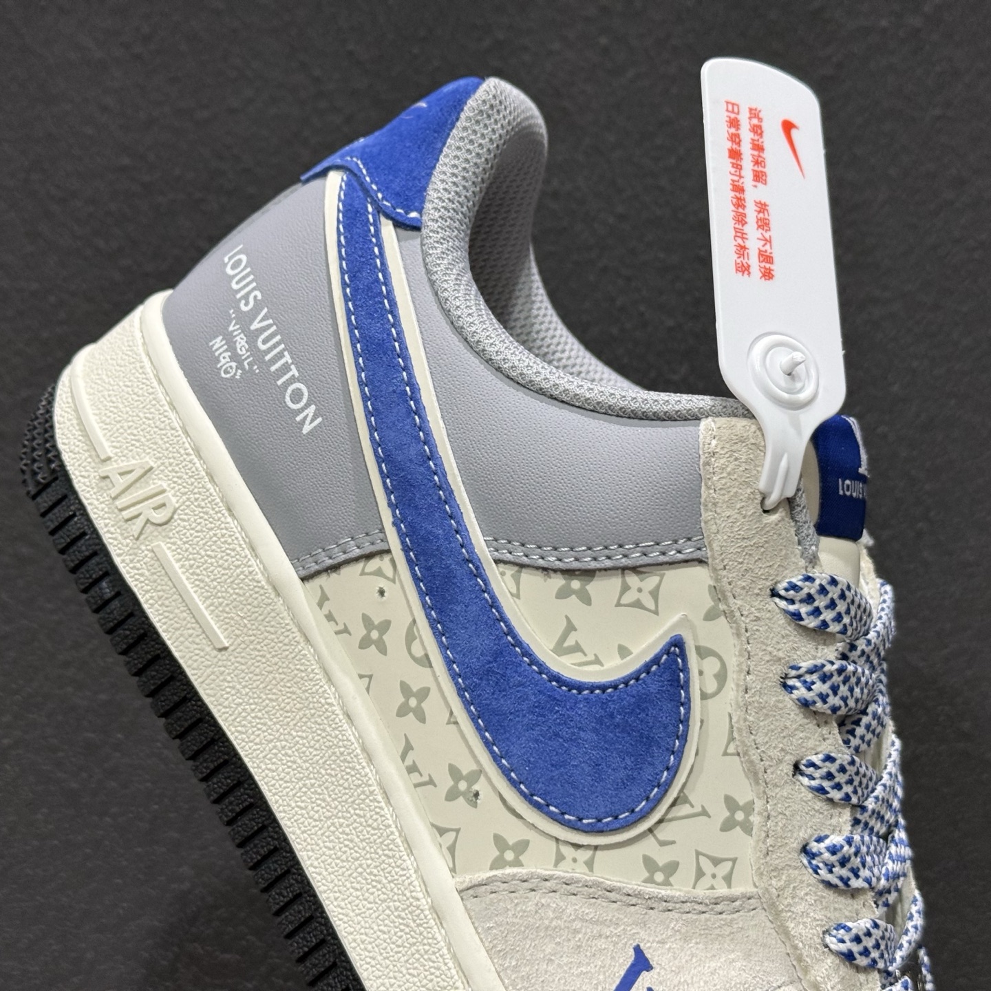 Nike Air Force 1 Low x Louis Vuitton 联名定制款 以经典纯白 Air Force 1 Low 为基底 鞋面融入浅灰色 KG6699-F09-Top High Quatity Cheap Sneakers Fashion Clothing Clothes Bags handbags Shoes of all Brand wholesale With The best Quality And Beautiful Price from China Factory Chinese suppliers wholesaler seller Nike Air Force 1 Low x Louis Vuitton 联名定制款 以经典纯白 Air Force 1 Low 为基底 鞋面融入浅灰色 KG6699-F09