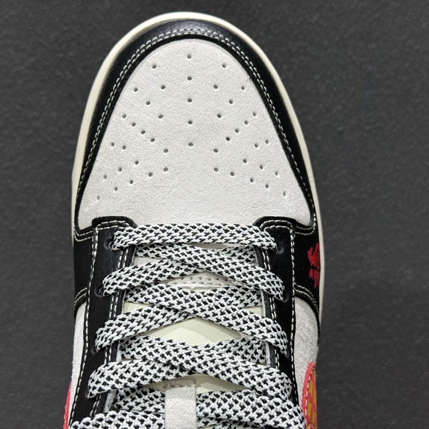 280 Nike SB Dunk Low 马年限定 米灰黑金 高端定制 低帮休闲滑板鞋 MY9969-906